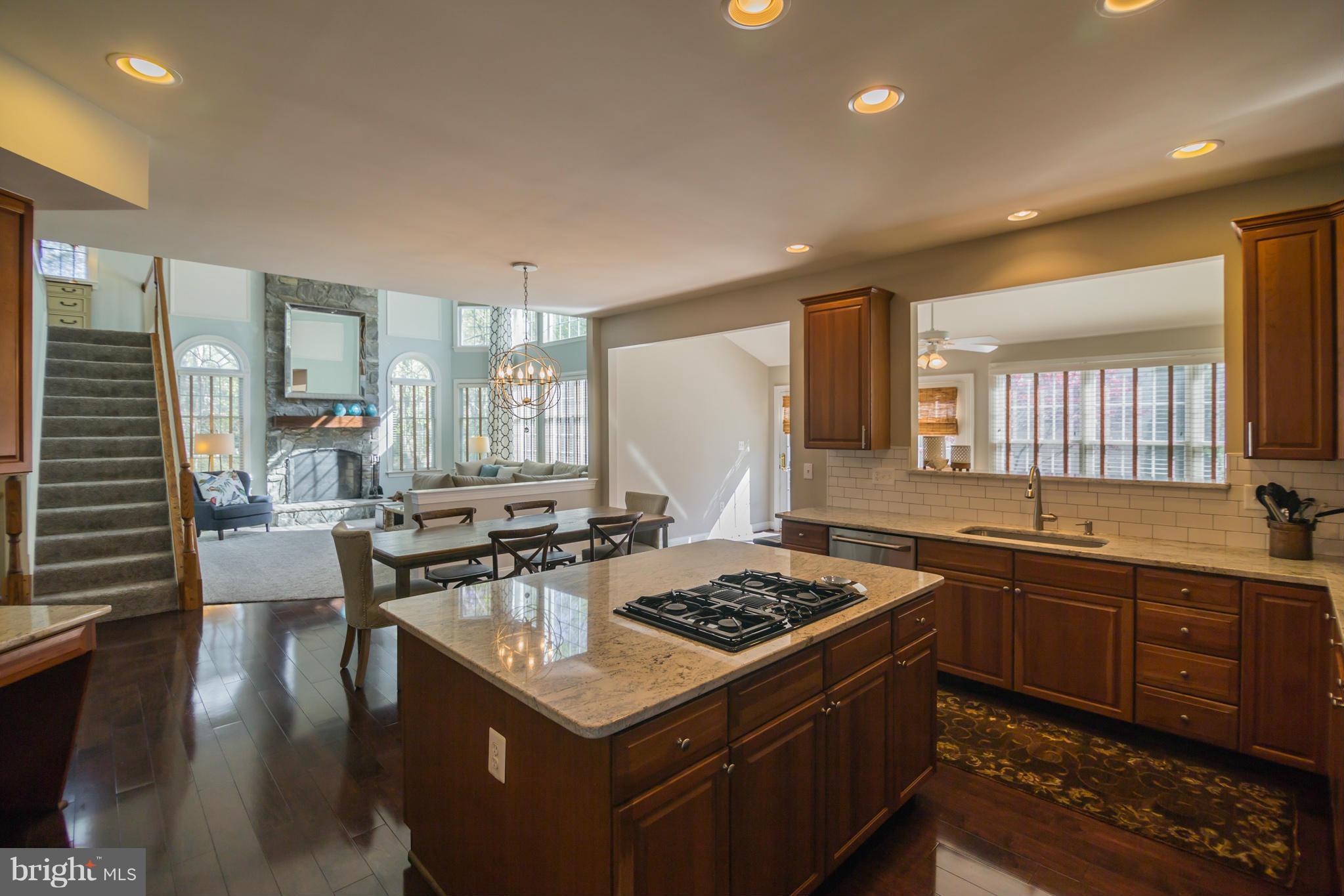 SOUTH RIVER COLONY - Residential