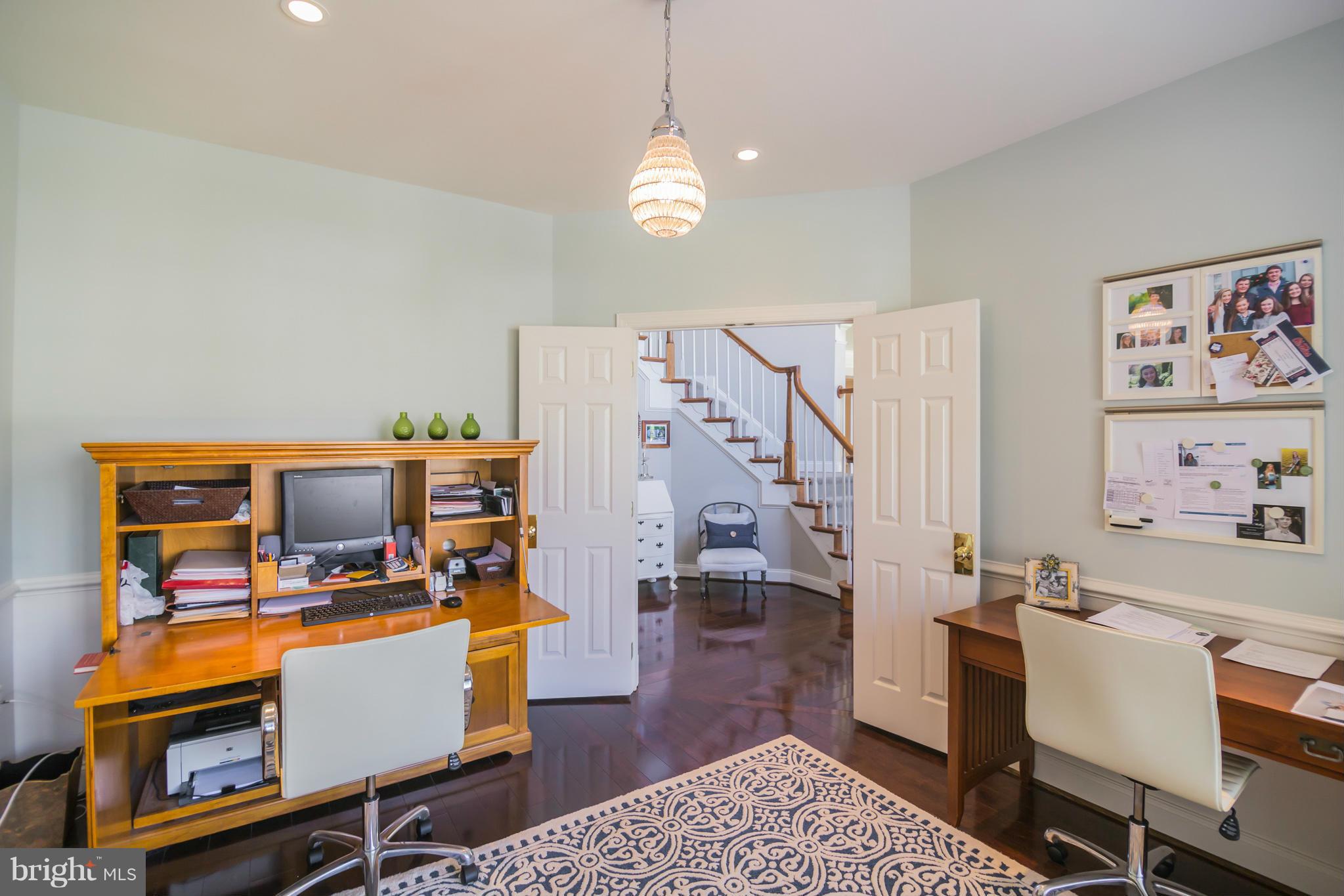 SOUTH RIVER COLONY - Residential