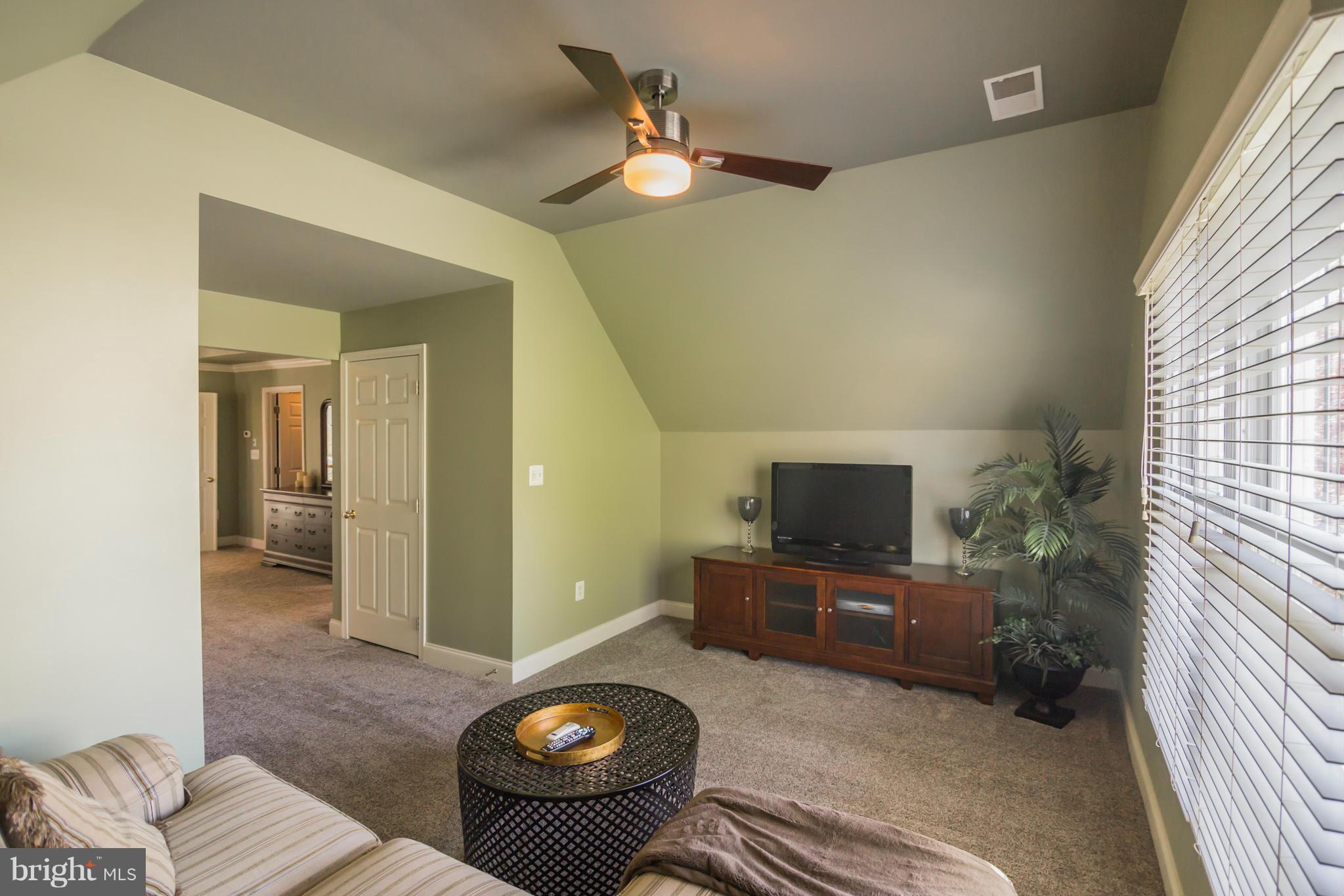 SOUTH RIVER COLONY - Residential