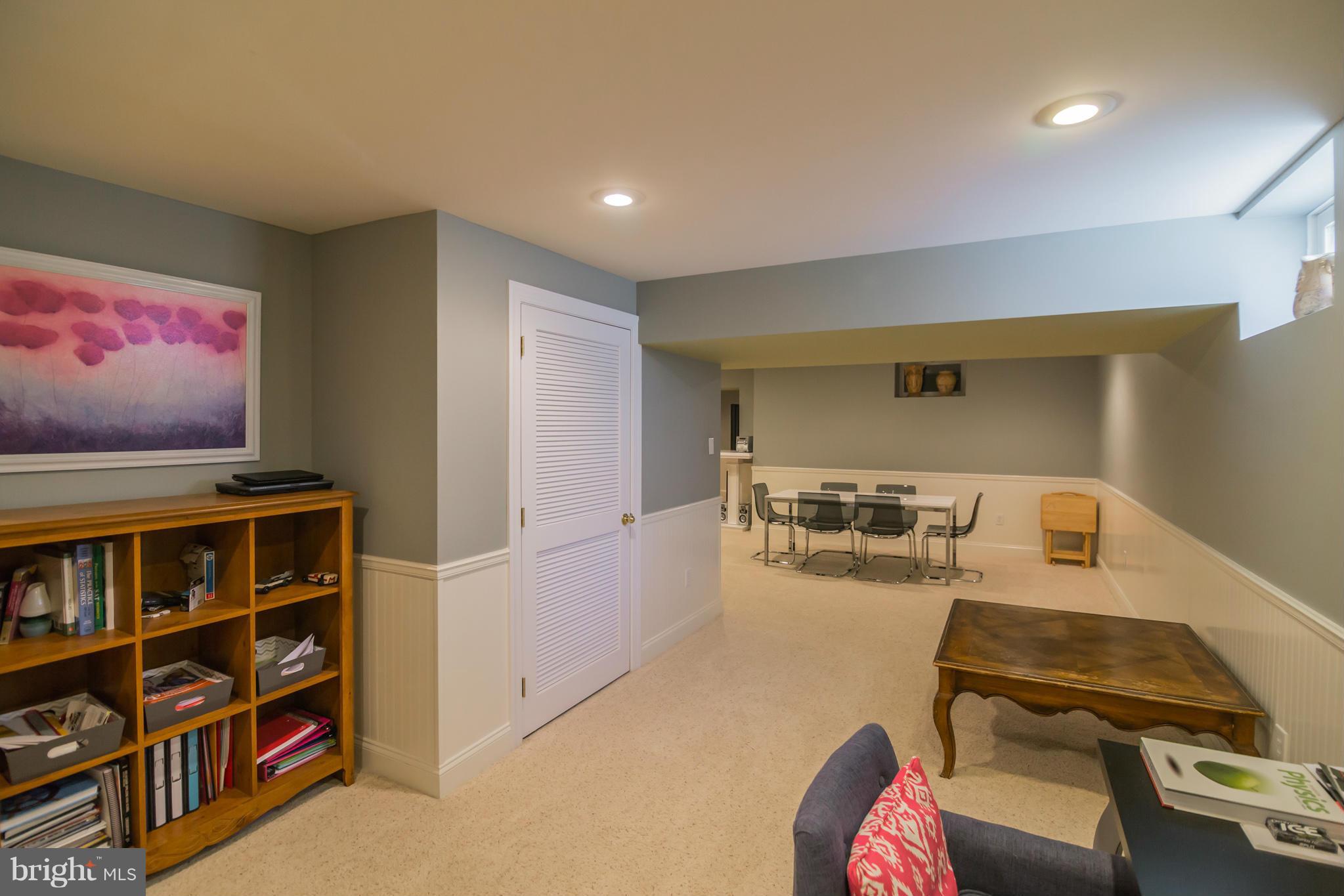 SOUTH RIVER COLONY - Residential