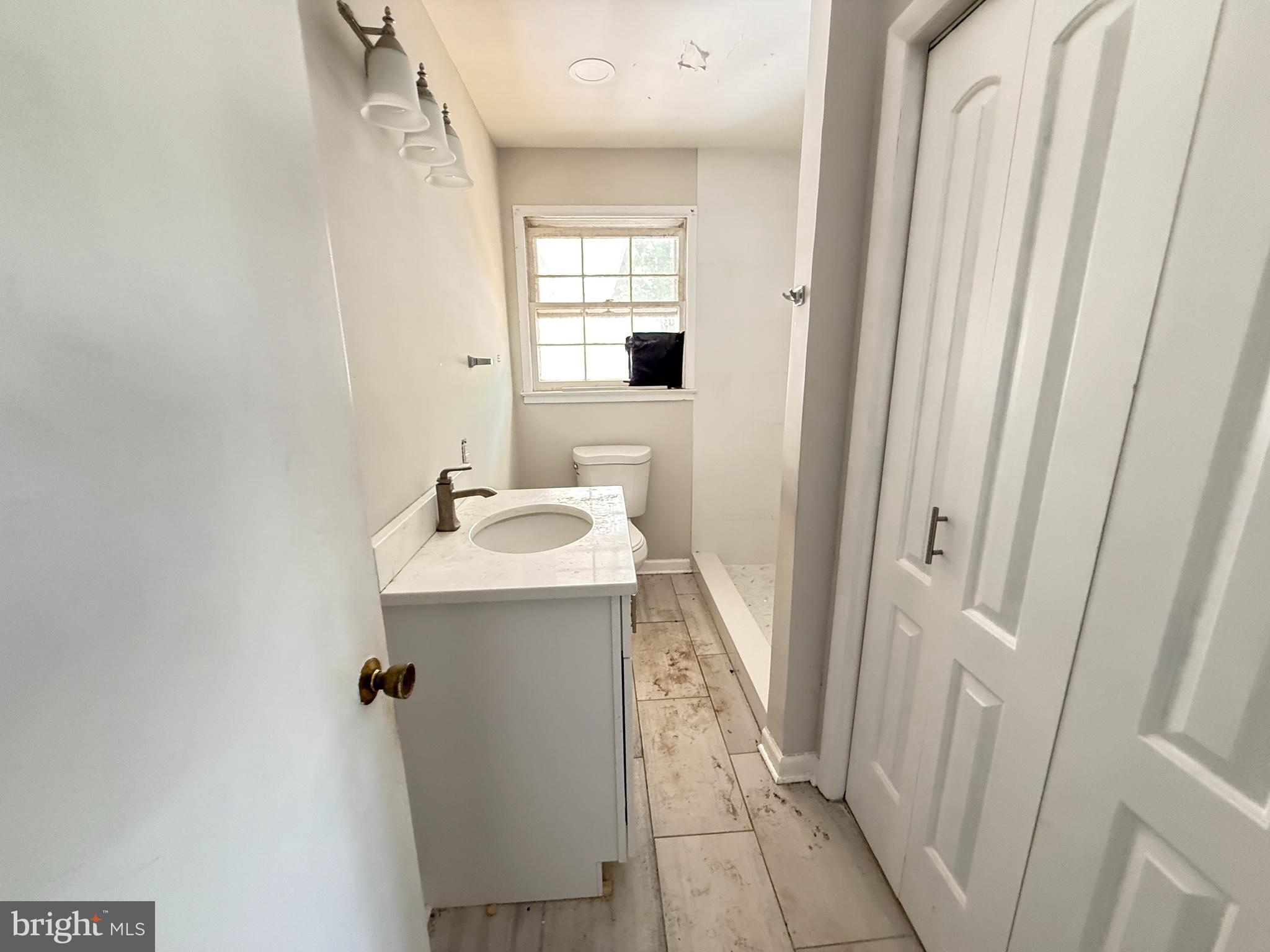FRIENDLY FARMS - Residential