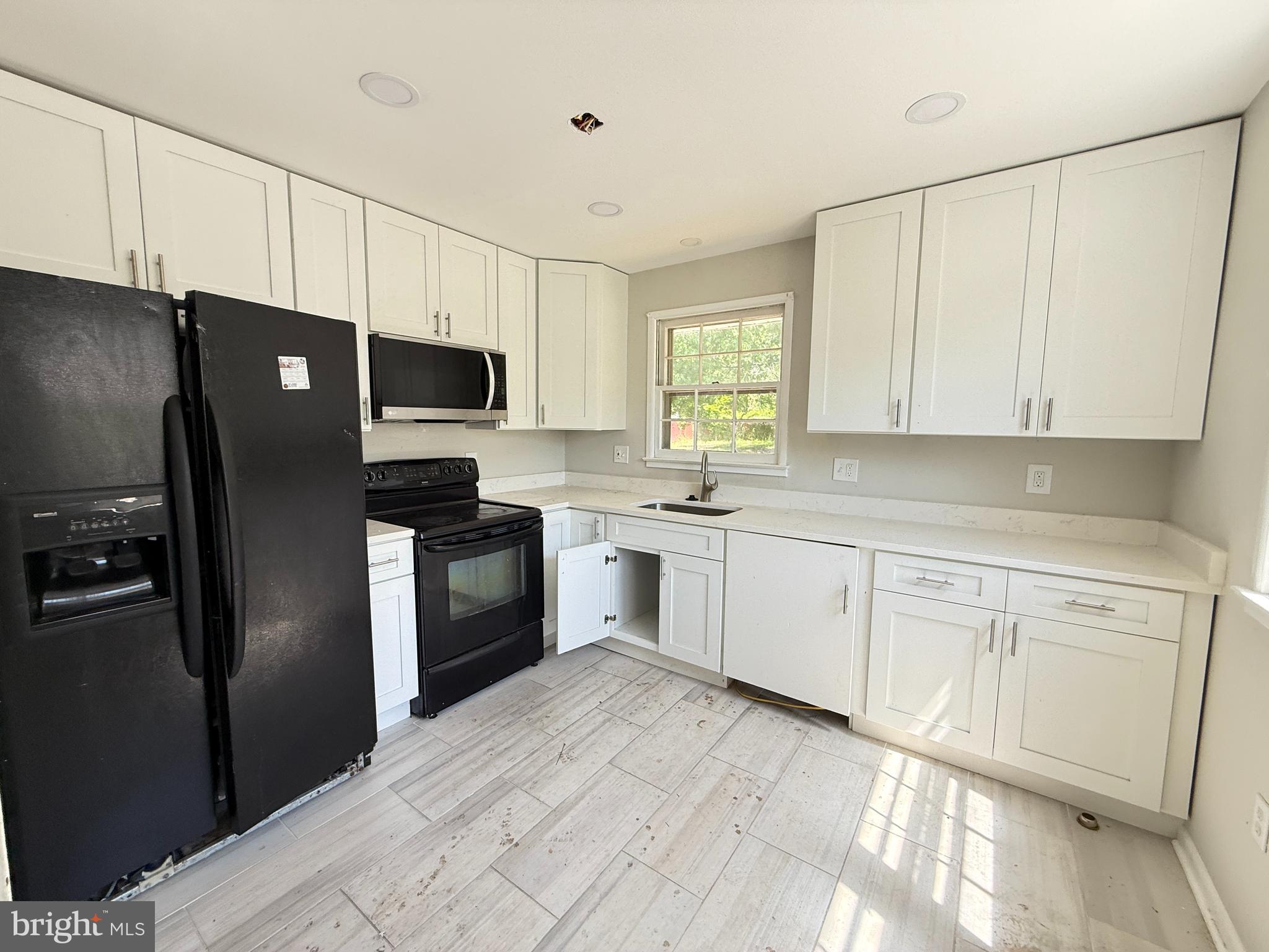FRIENDLY FARMS - Residential