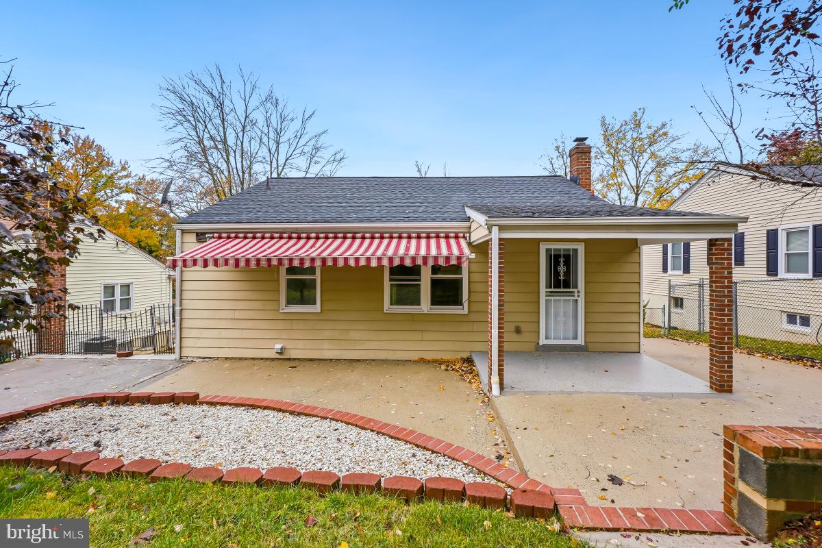 UNIVERSITY HILLS - Residential Lease