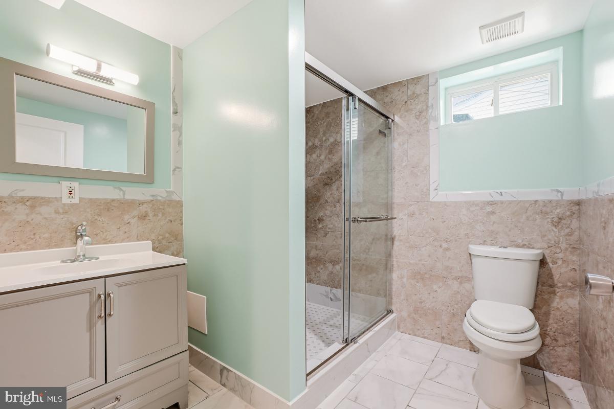 UNIVERSITY HILLS - Residential Lease