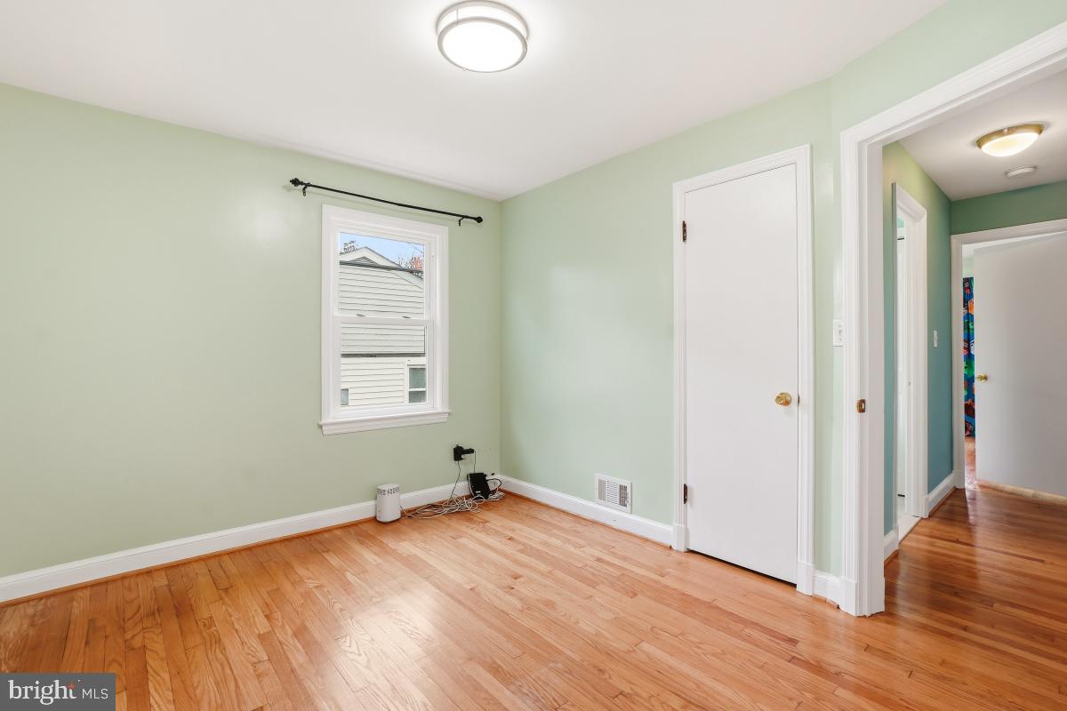 UNIVERSITY HILLS - Residential Lease