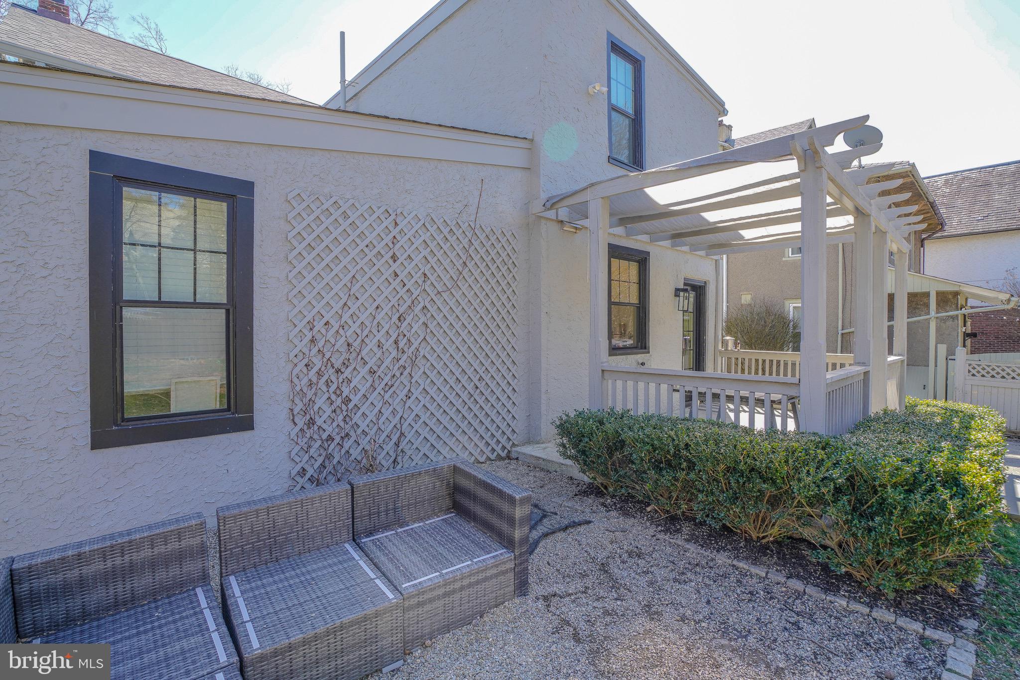 CHESTNUT HILL - Residential