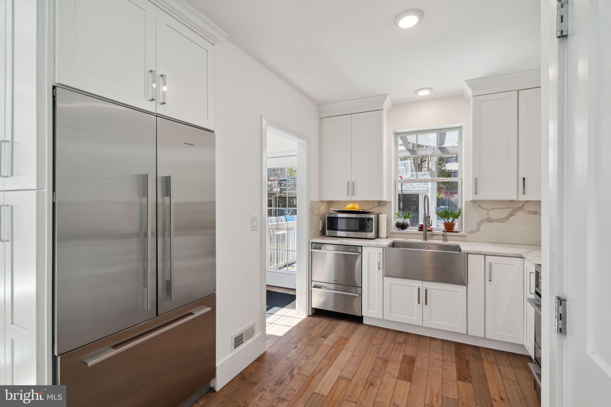 CHESTNUT HILL - Residential