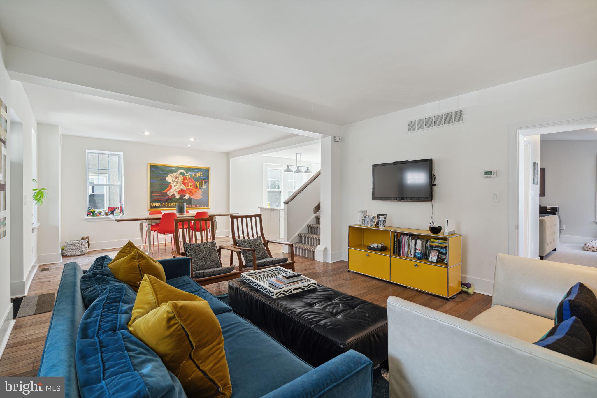 CHESTNUT HILL - Residential