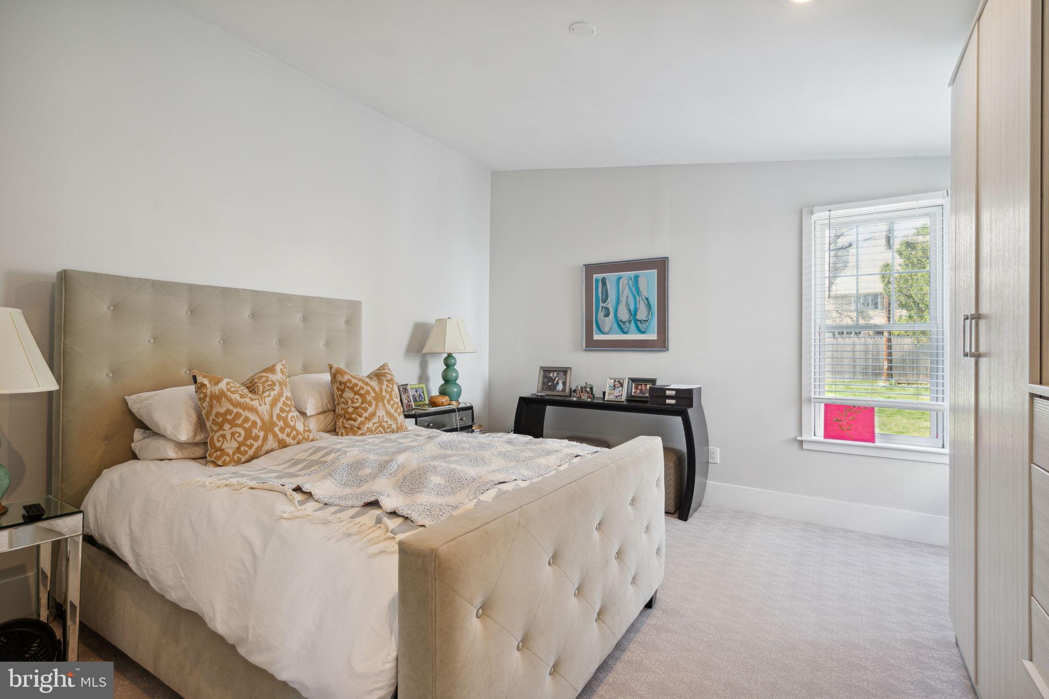 CHESTNUT HILL - Residential