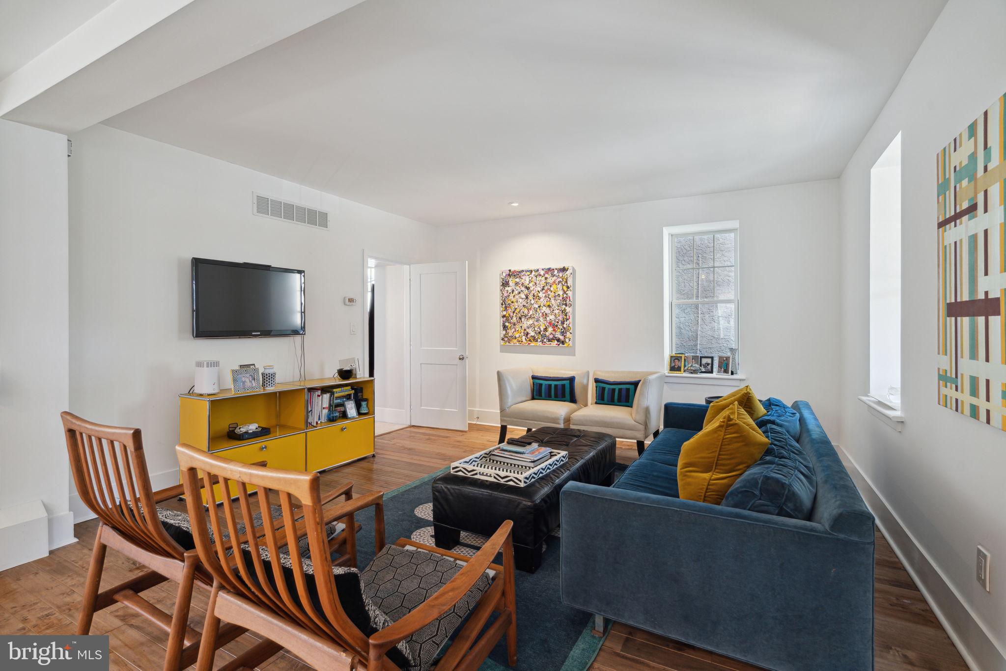 CHESTNUT HILL - Residential