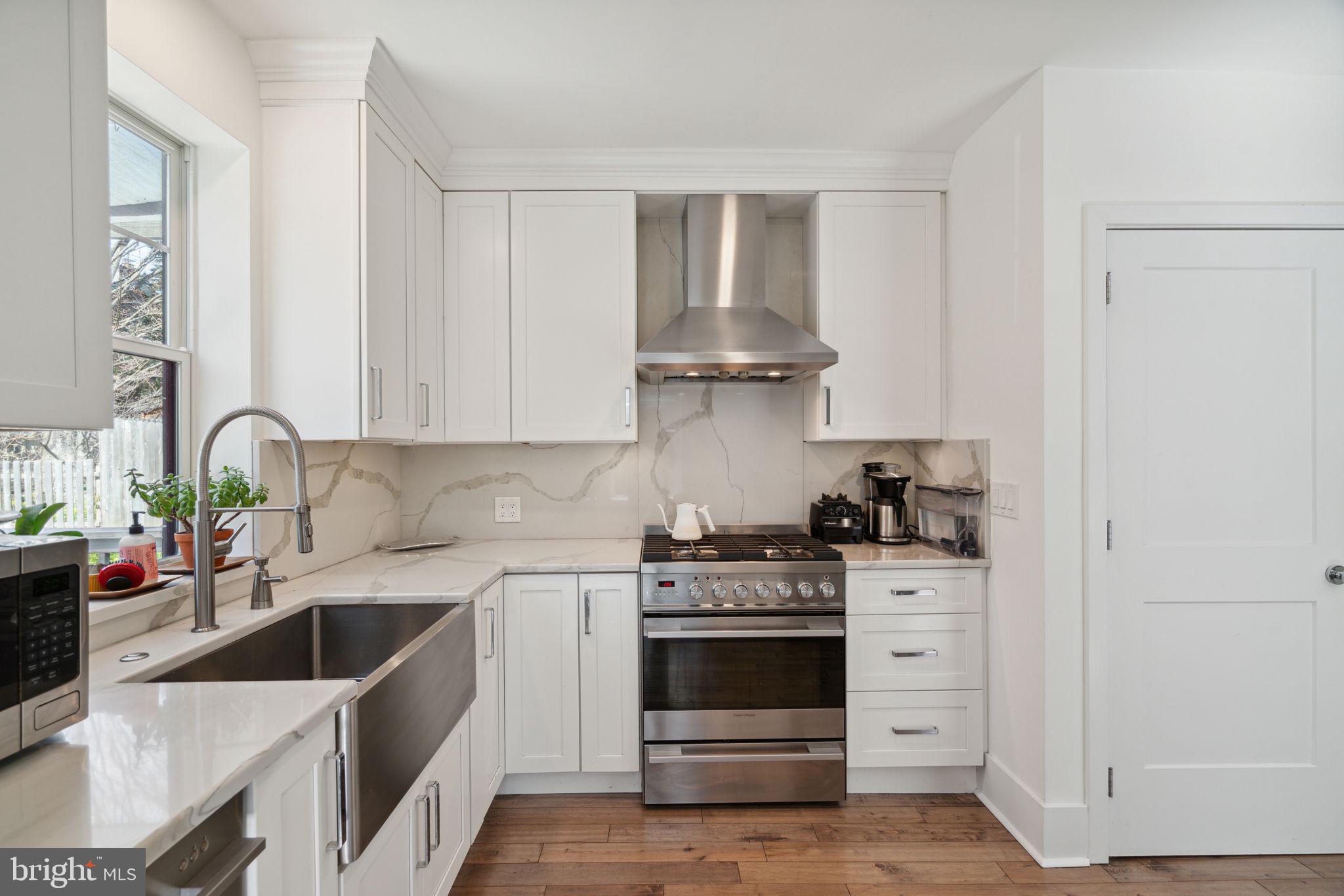 CHESTNUT HILL - Residential