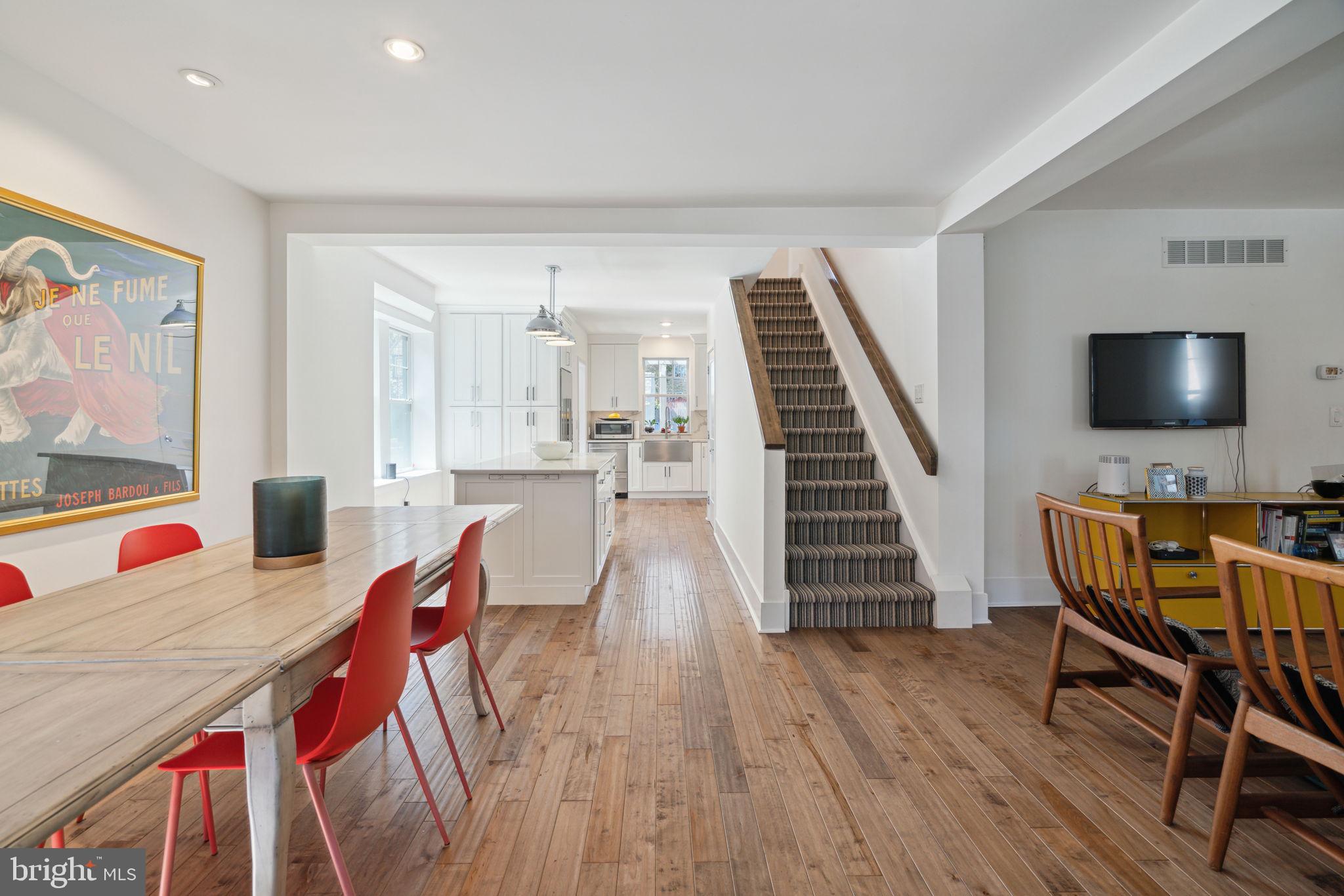 CHESTNUT HILL - Residential