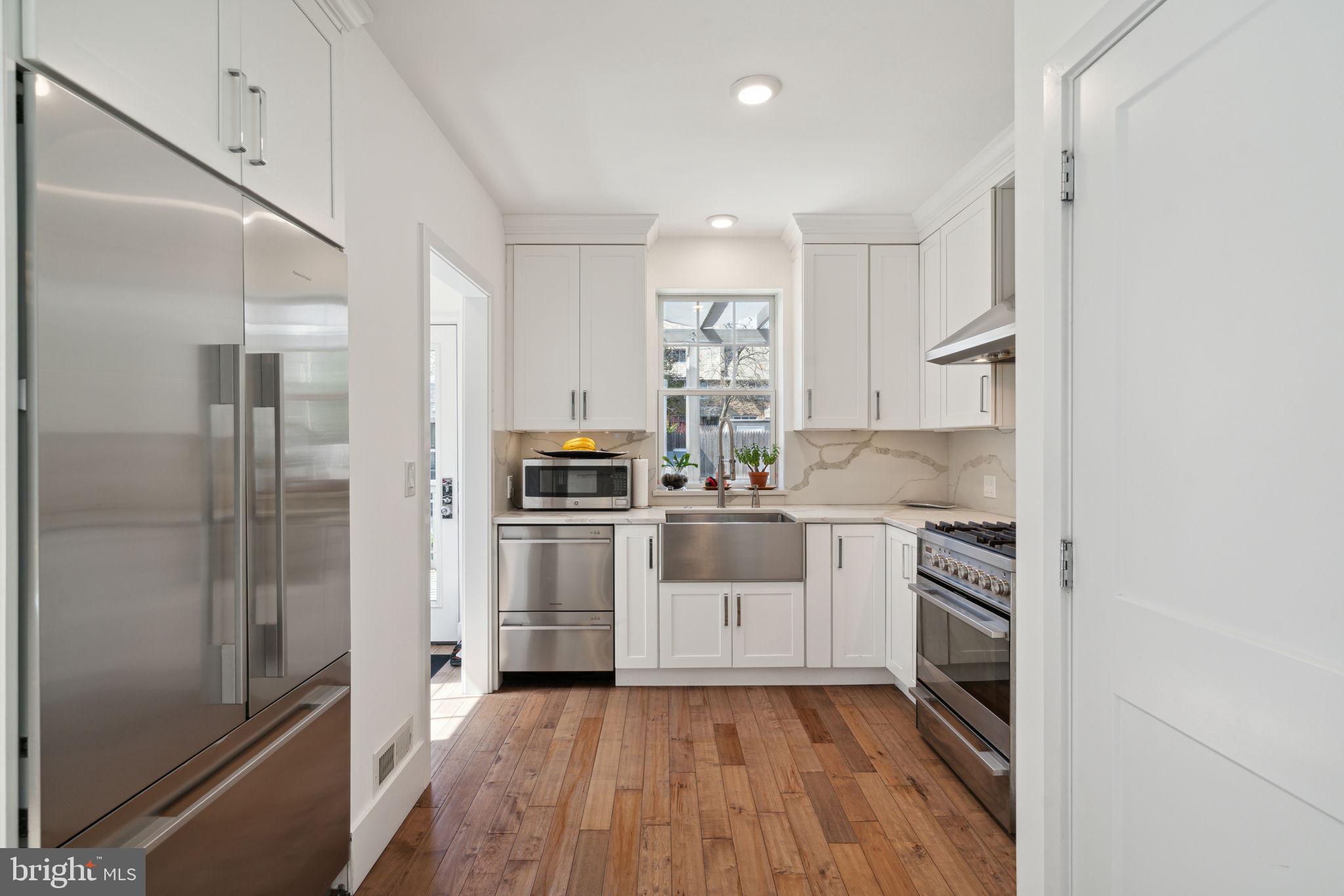 CHESTNUT HILL - Residential