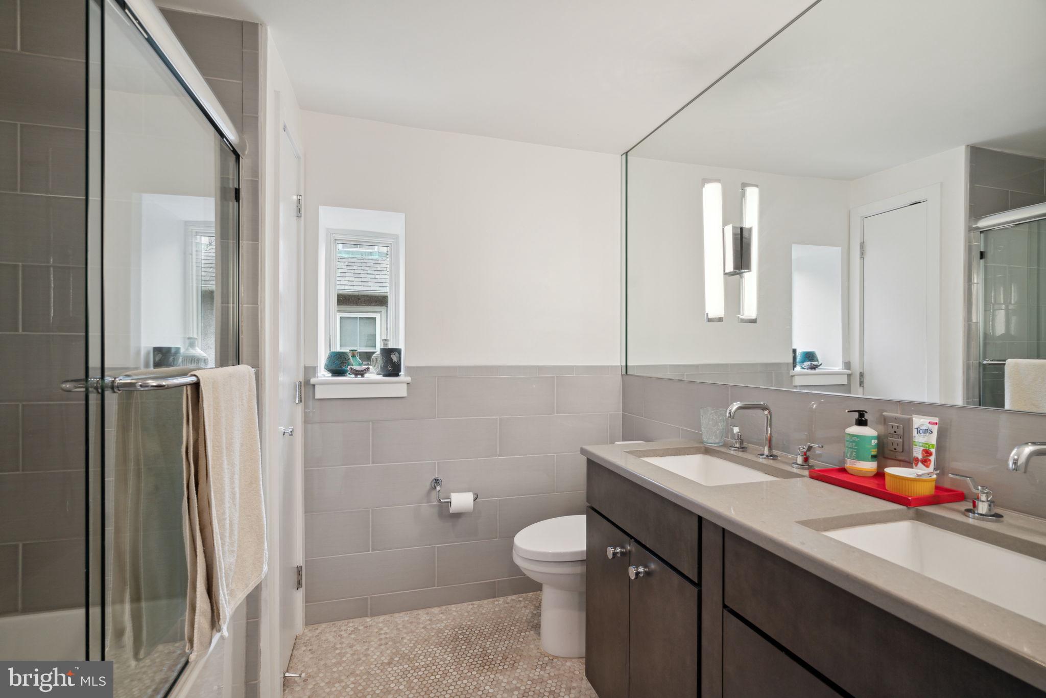 CHESTNUT HILL - Residential