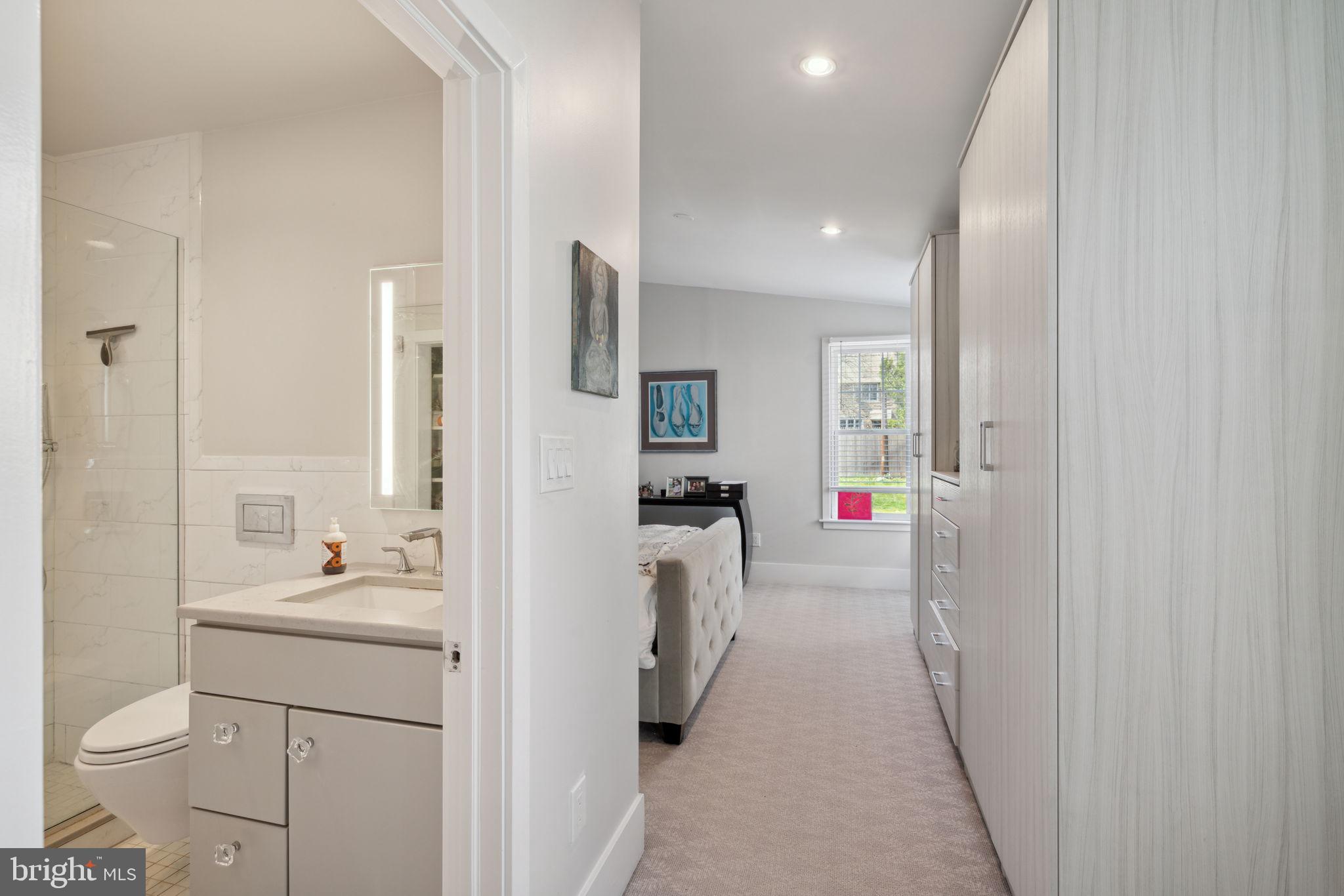 CHESTNUT HILL - Residential