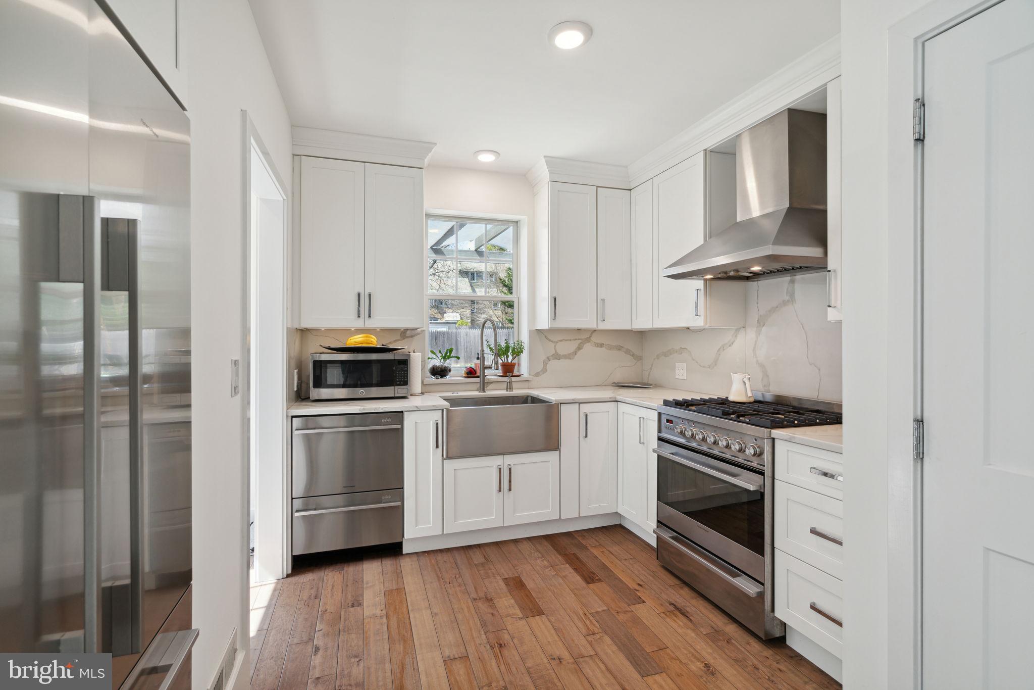 CHESTNUT HILL - Residential