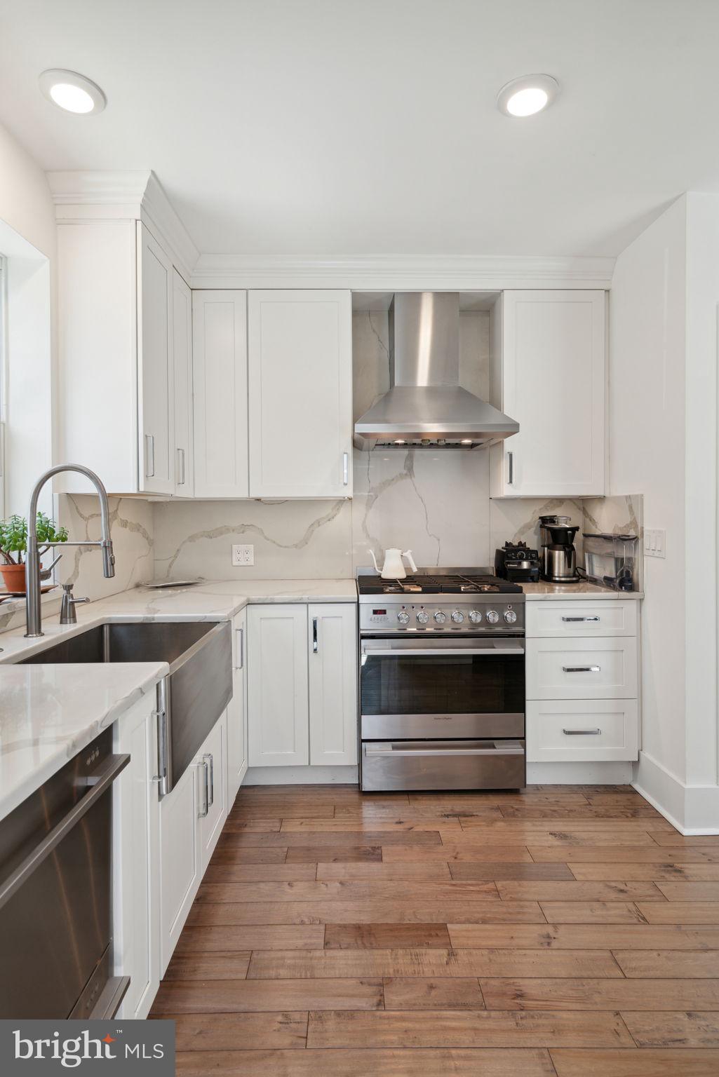 CHESTNUT HILL - Residential