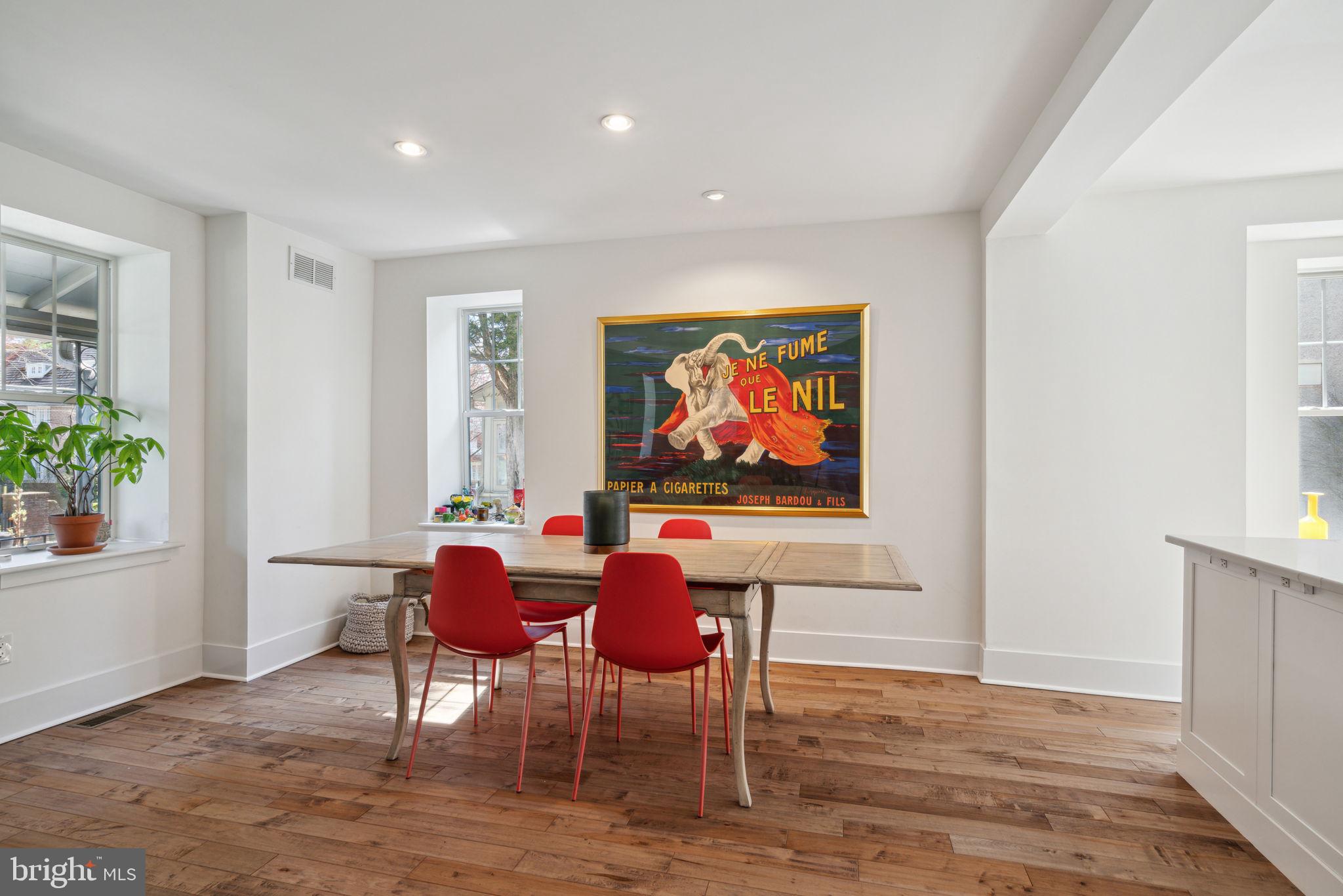 CHESTNUT HILL - Residential