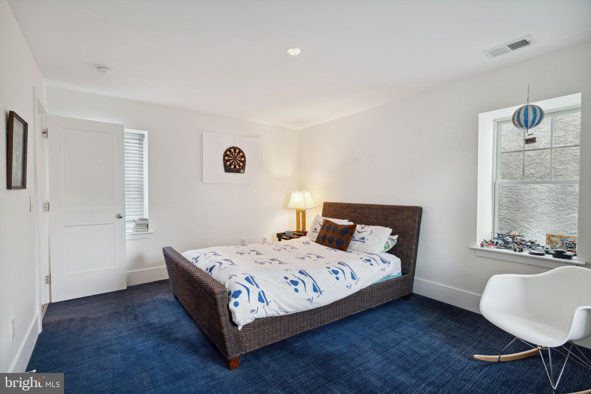 CHESTNUT HILL - Residential