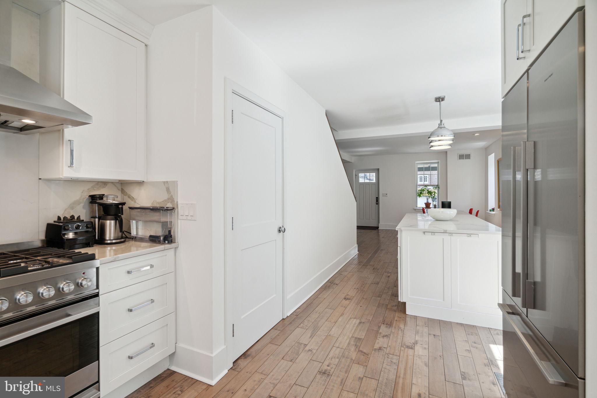 CHESTNUT HILL - Residential