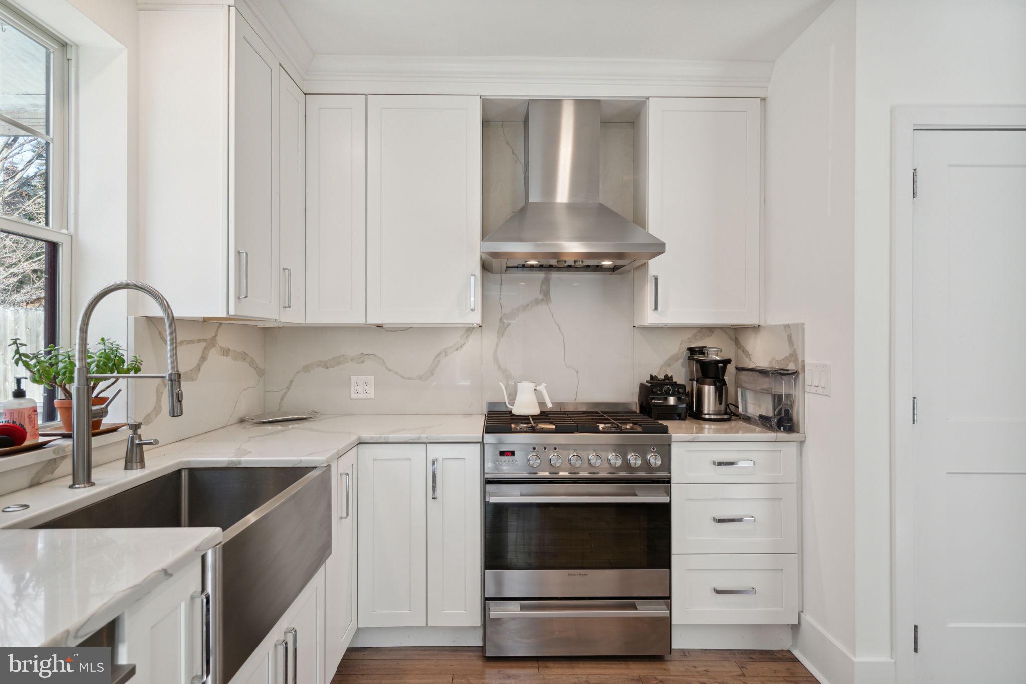 CHESTNUT HILL - Residential