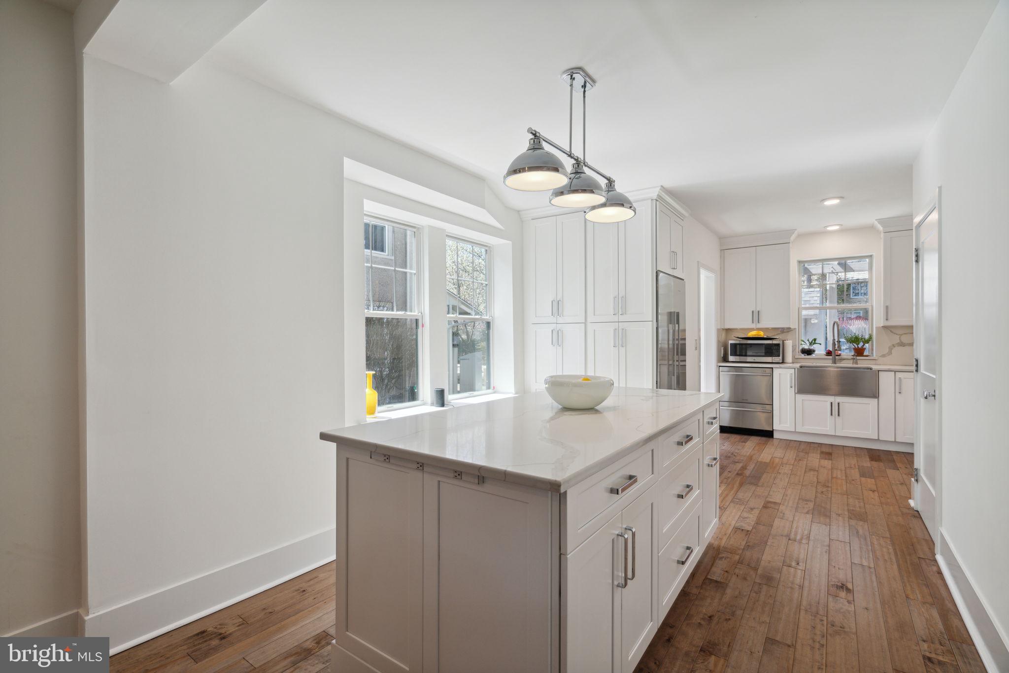 CHESTNUT HILL - Residential
