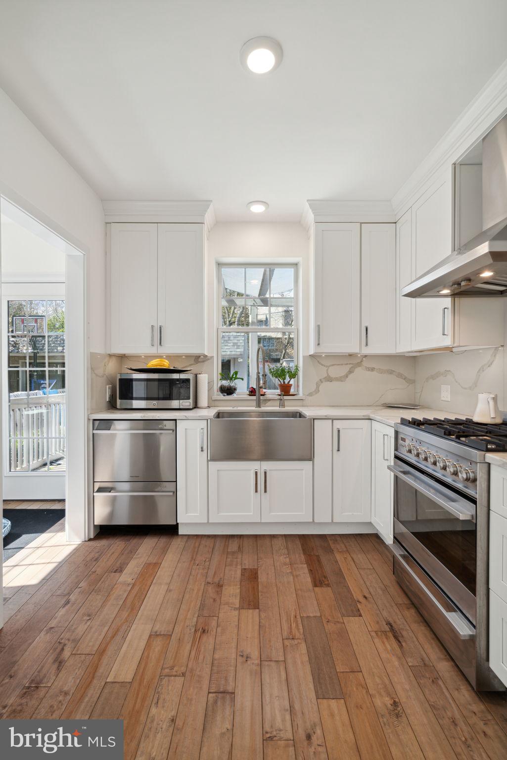 CHESTNUT HILL - Residential