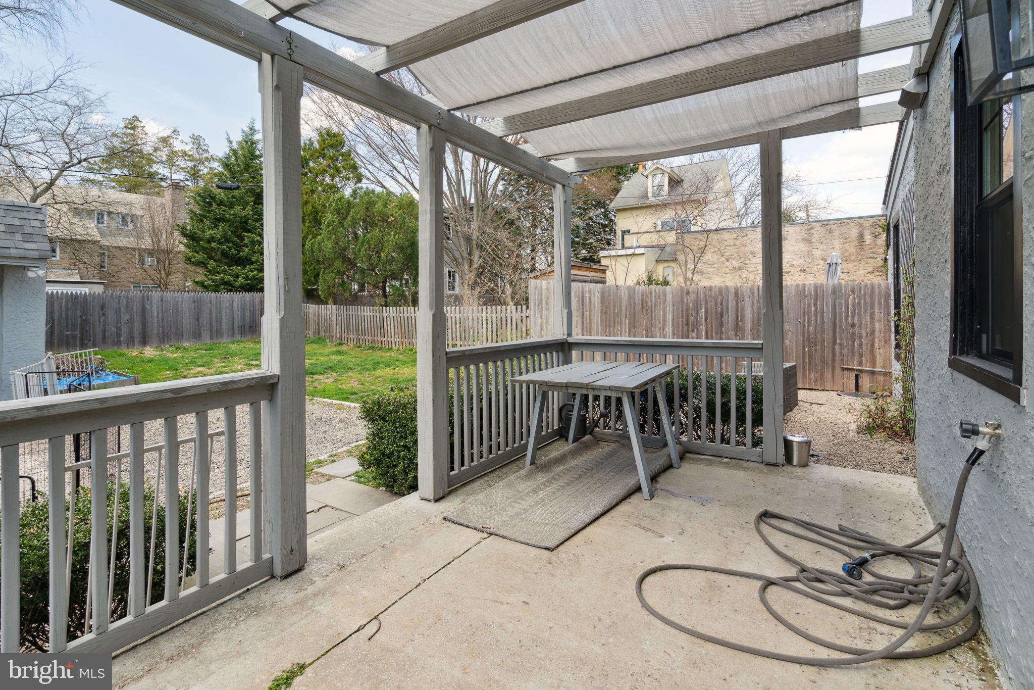 CHESTNUT HILL - Residential