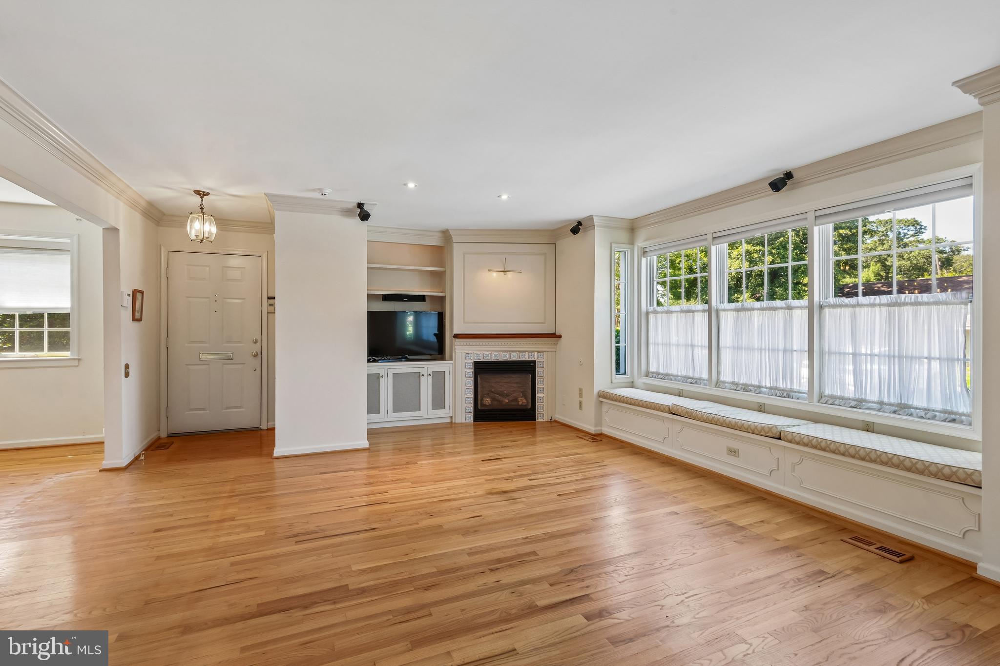 635 E MAIN STREET 20
