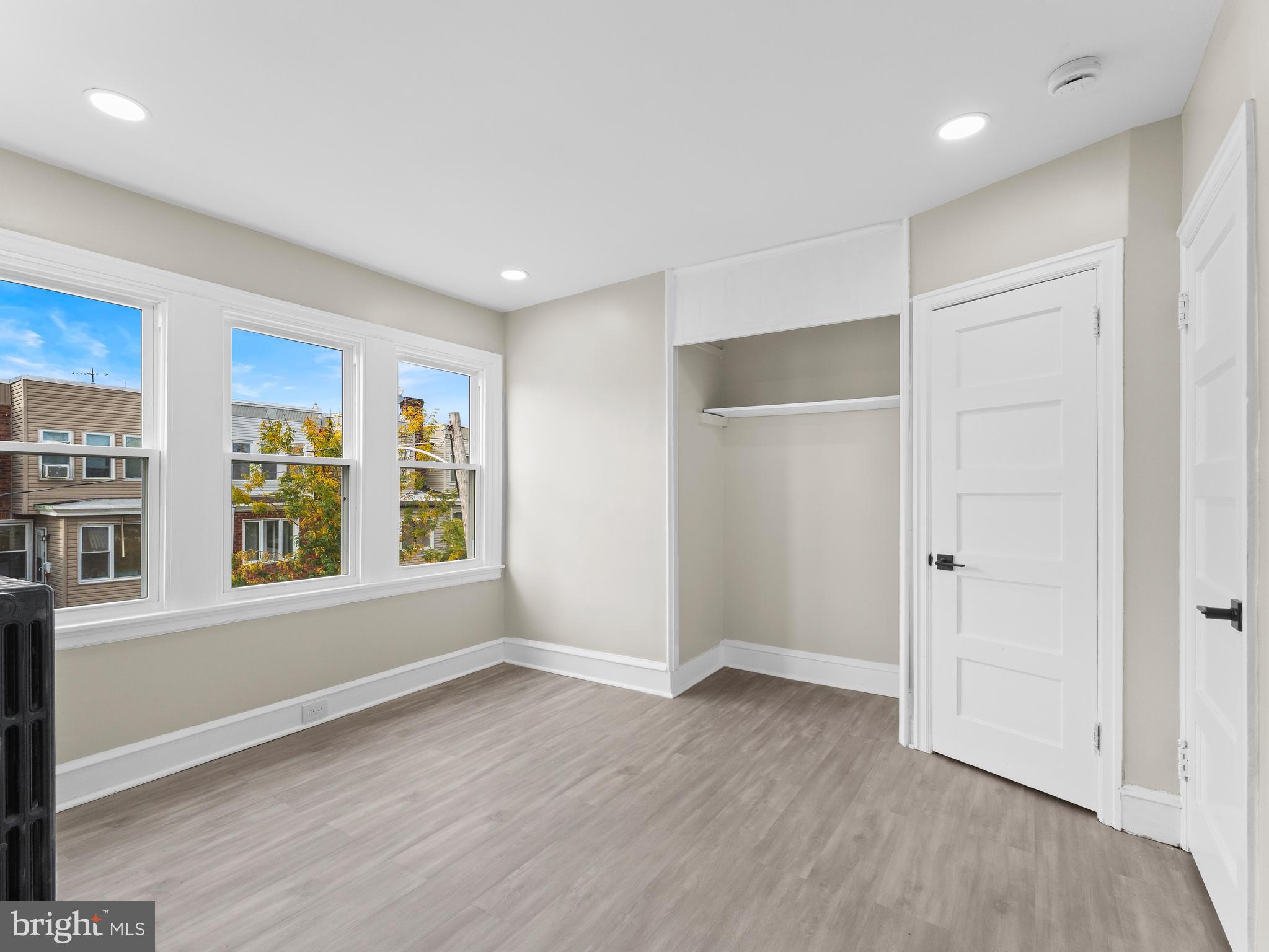 LAWNDALE - Residential