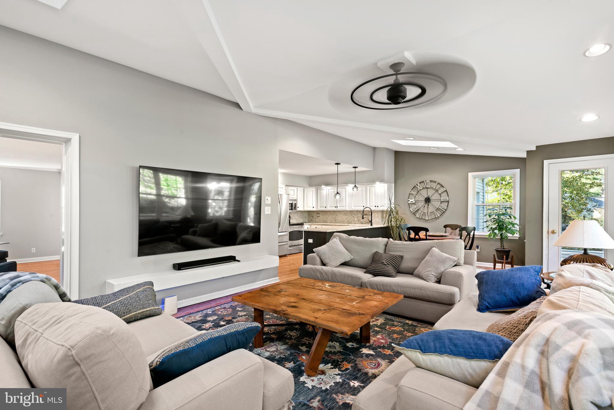 VALLEY HILLS - Residential