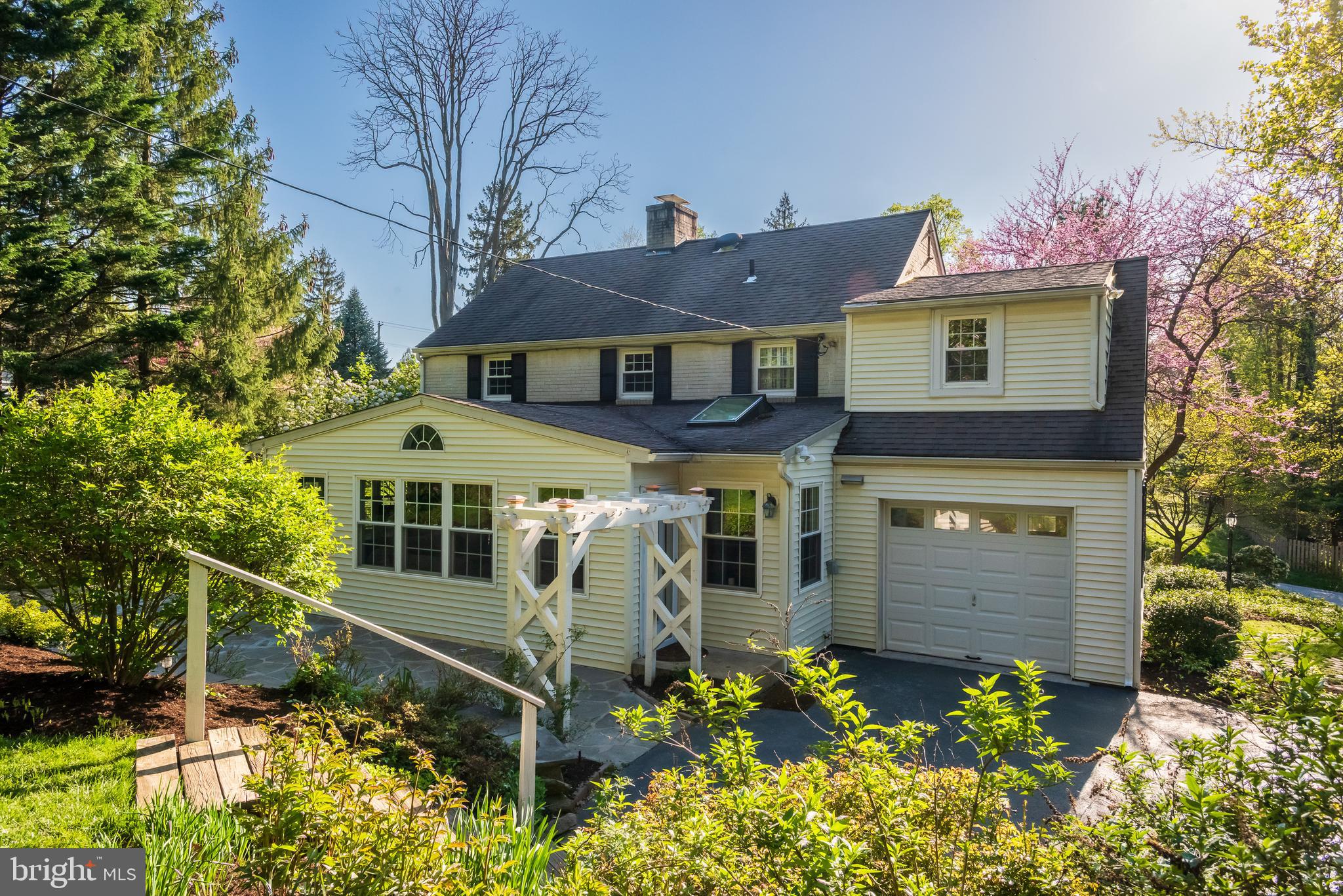 VALLEY HILLS - Residential