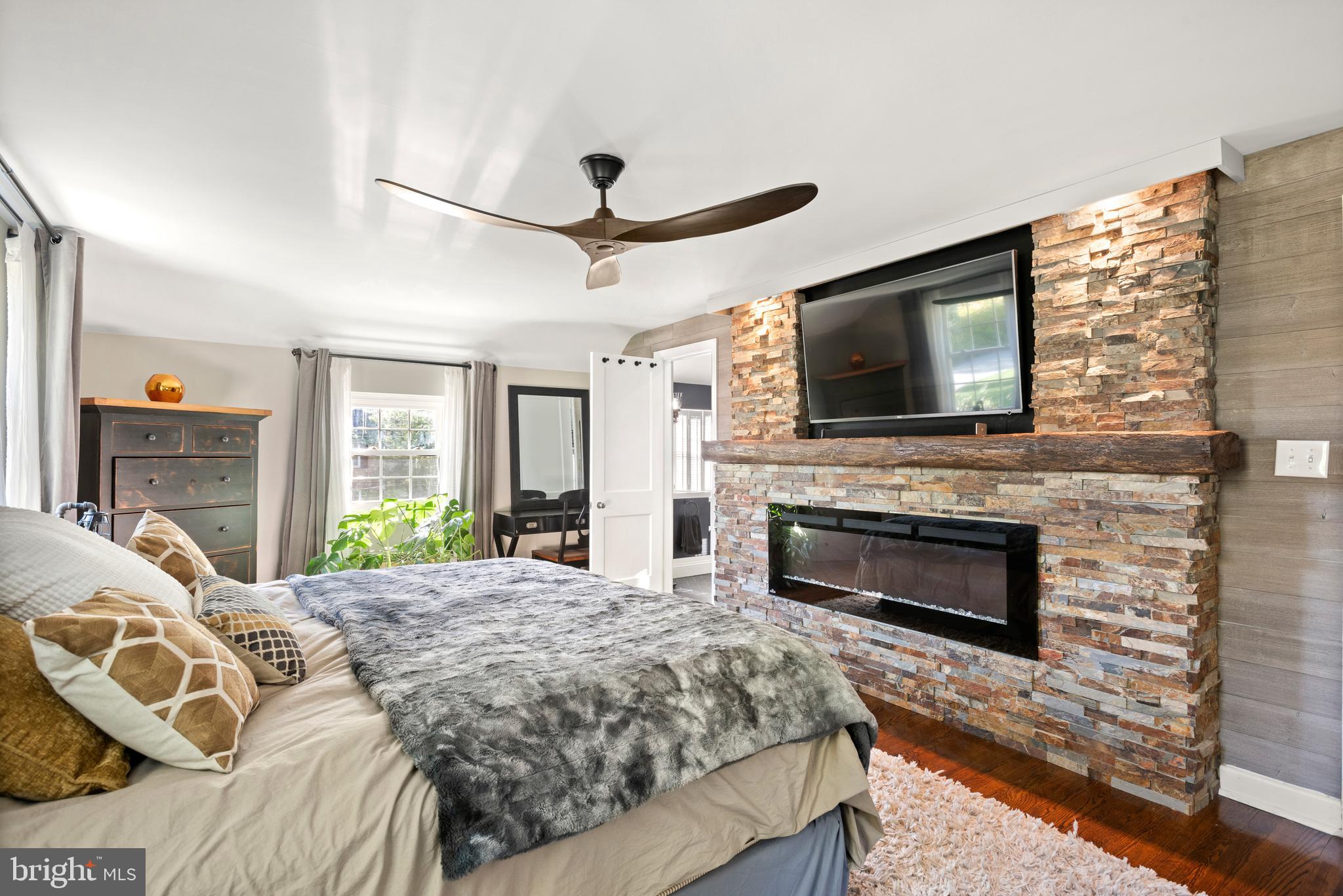 VALLEY HILLS - Residential