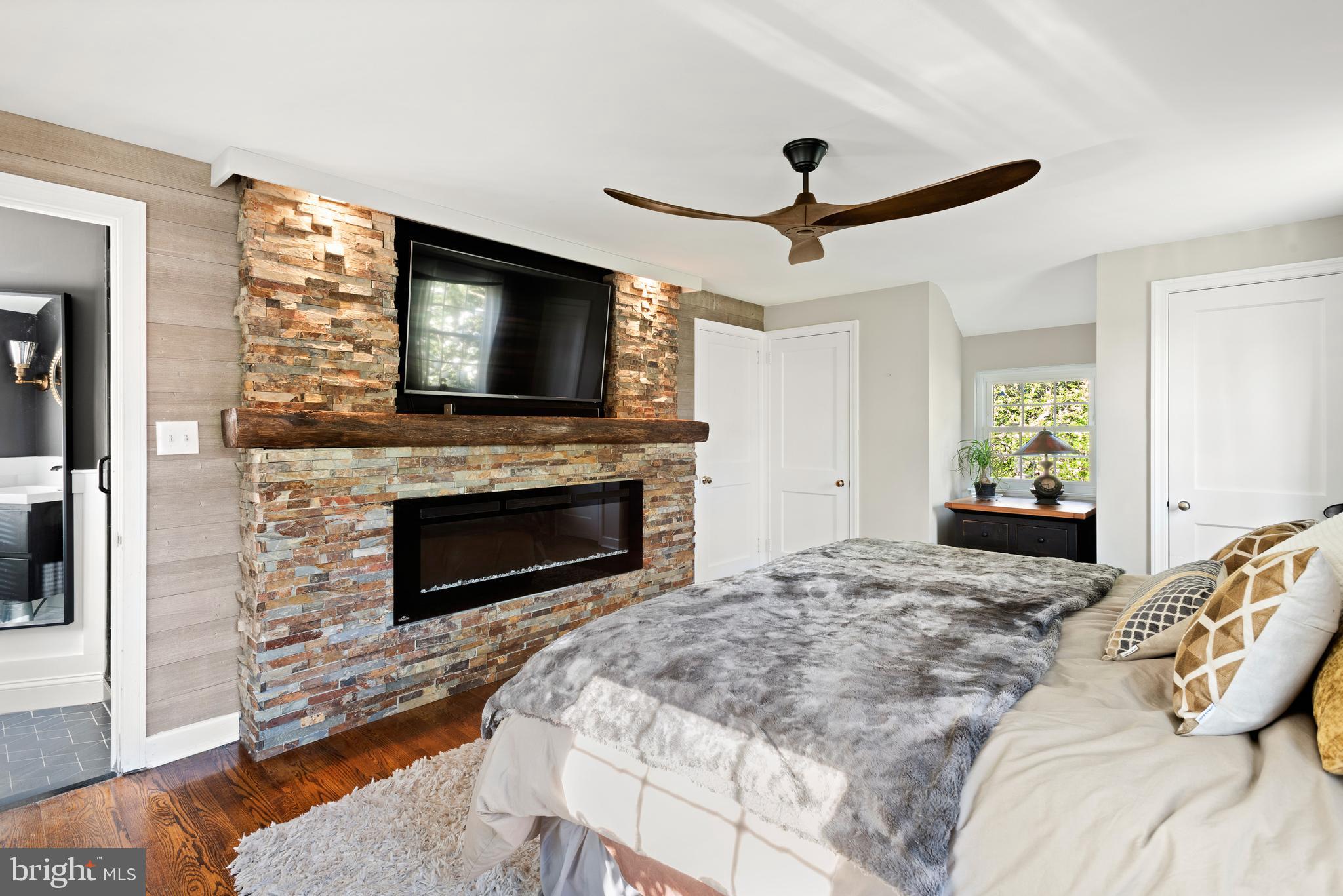 VALLEY HILLS - Residential