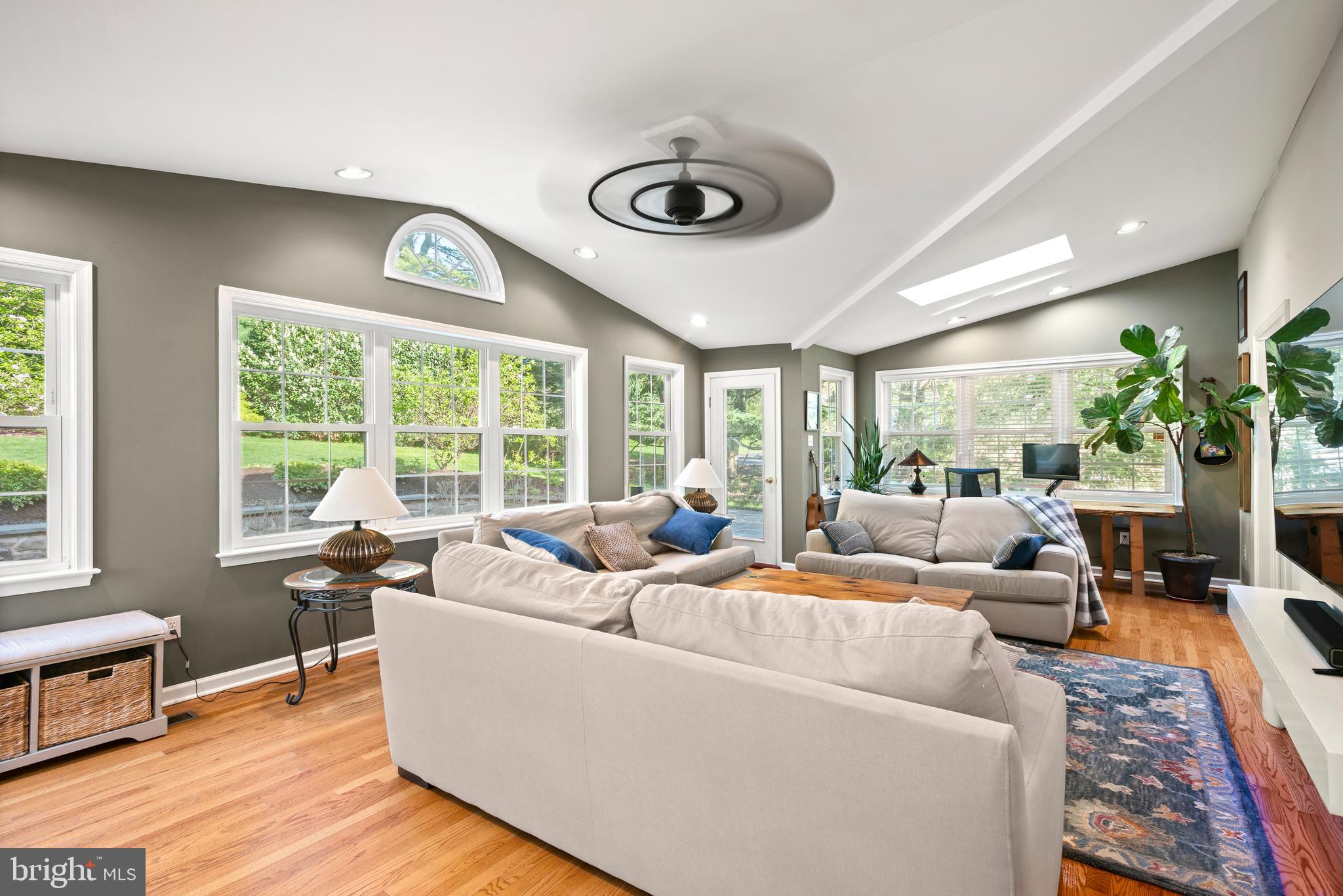 VALLEY HILLS - Residential