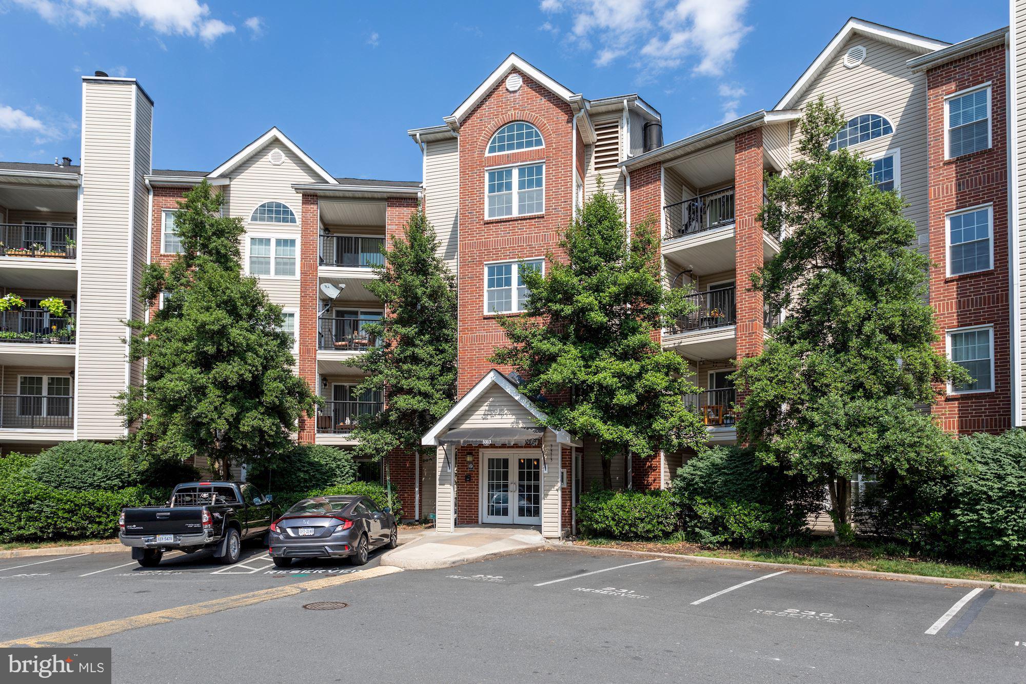 POINTE AT PARK CENTER - Residential