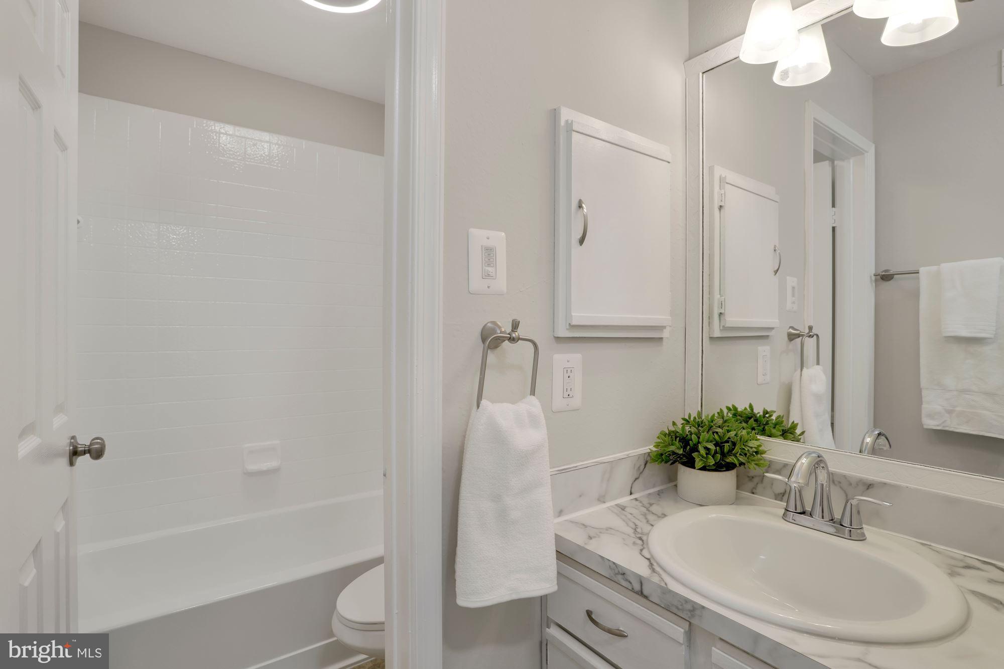 POINTE AT PARK CENTER - Residential