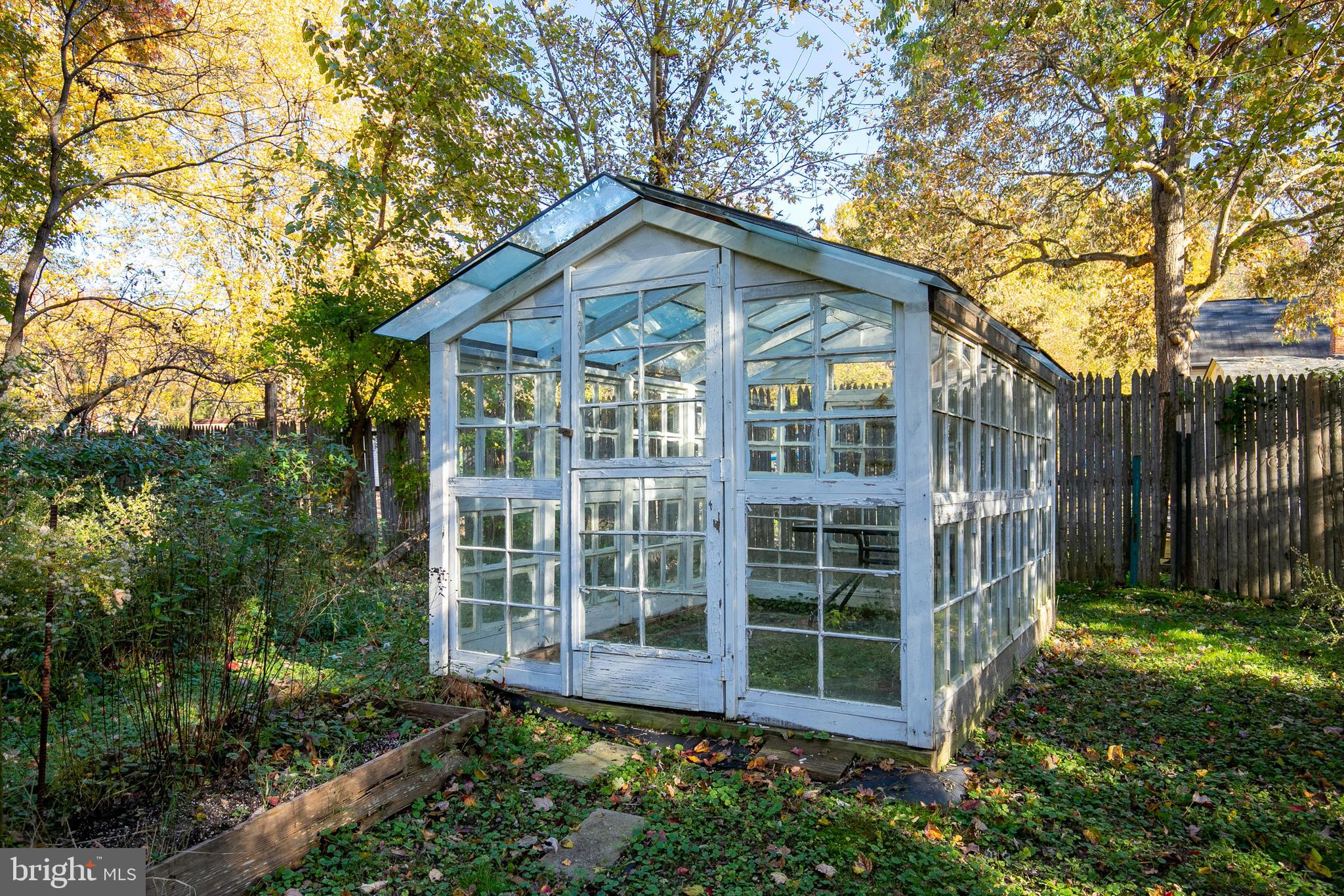 SNUG HARBOR - Residential