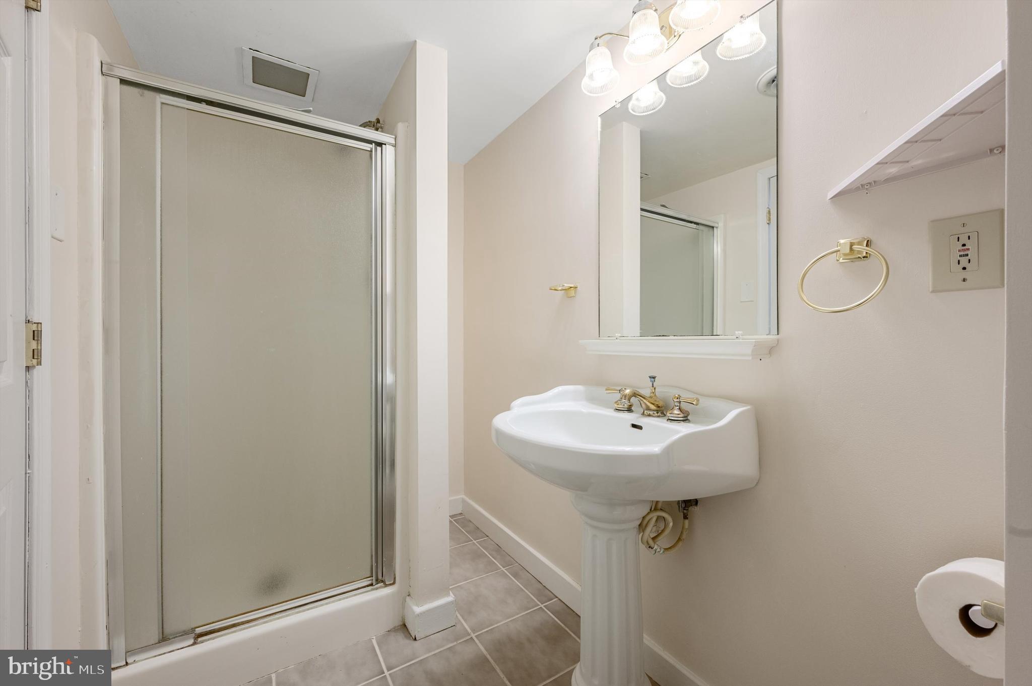 SHASTA EAST - Residential