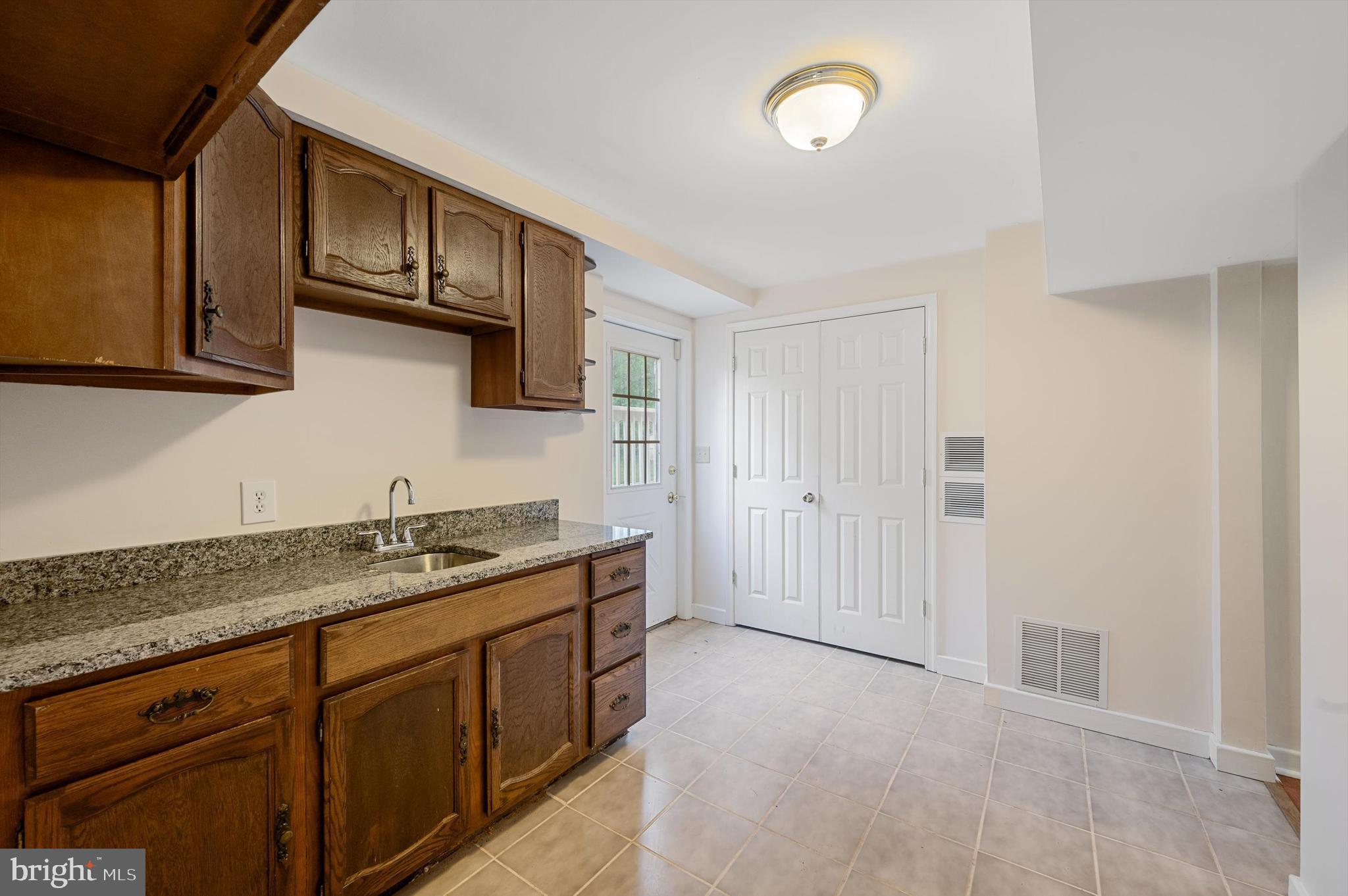 SHASTA EAST - Residential