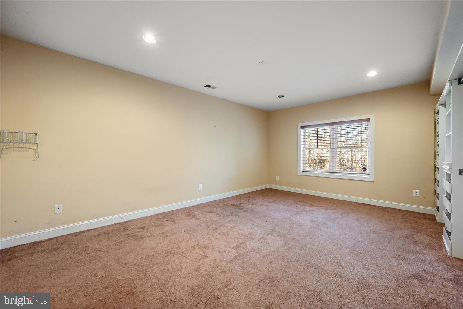 STONEWALL MANOR - Residential