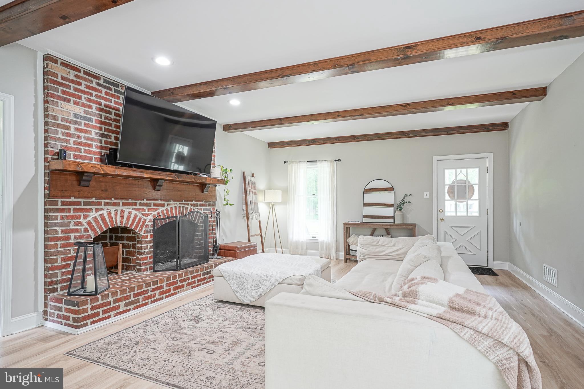 11 HIDDEN ACRES DRIVE