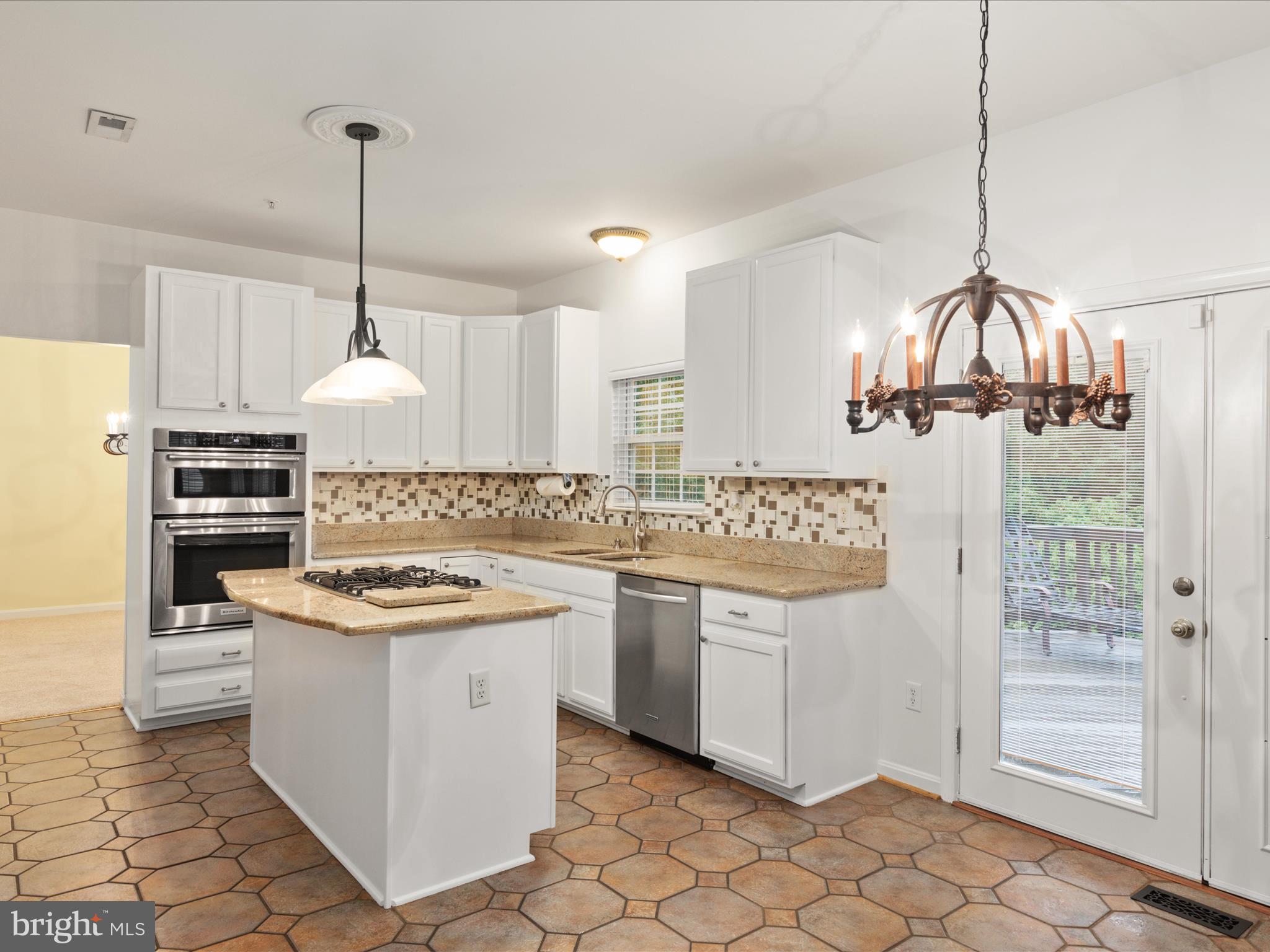 HILLANTRAE - Residential