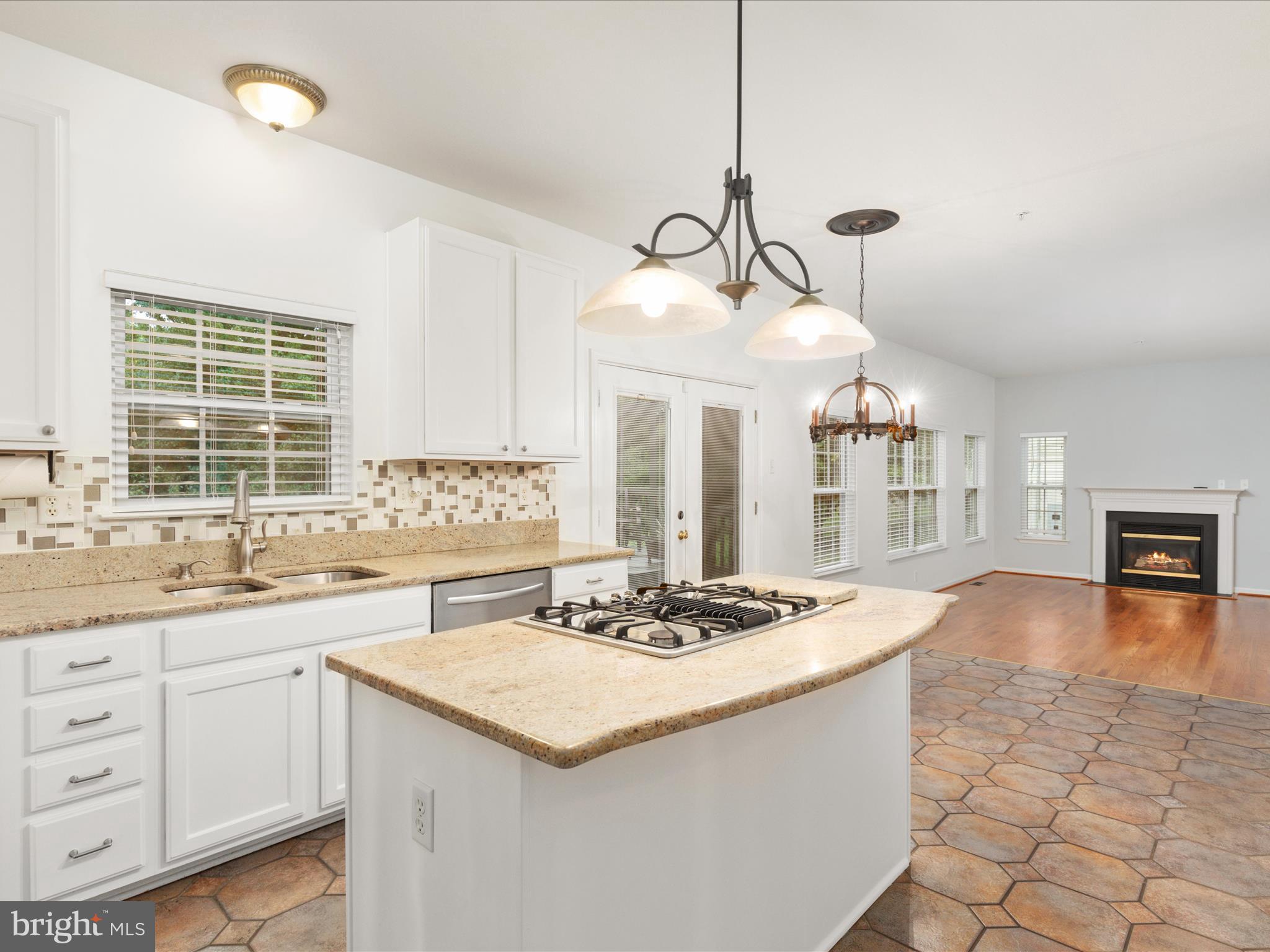 HILLANTRAE - Residential