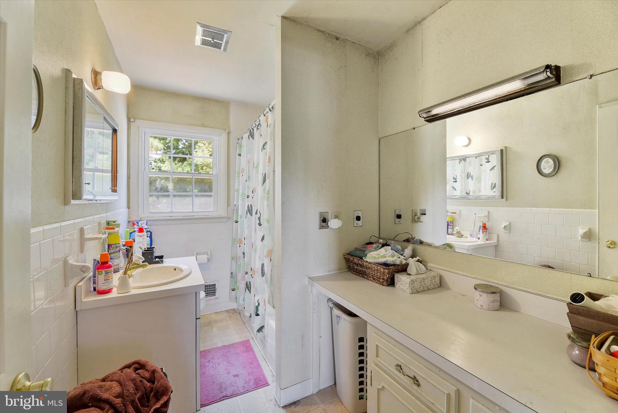 HOMESTEAD VILLAGE - Residential