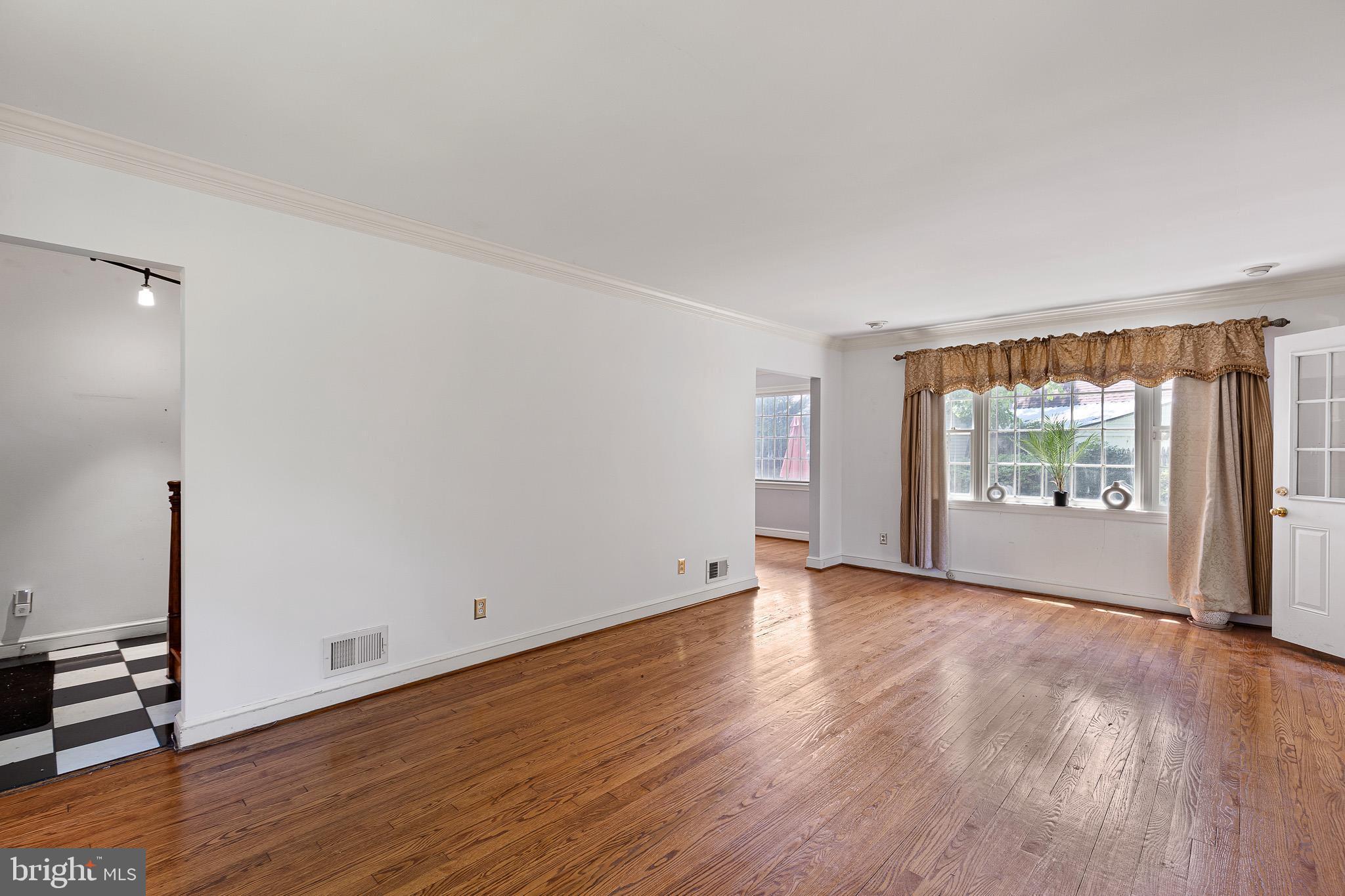 3 E BROOKLAND AVENUE