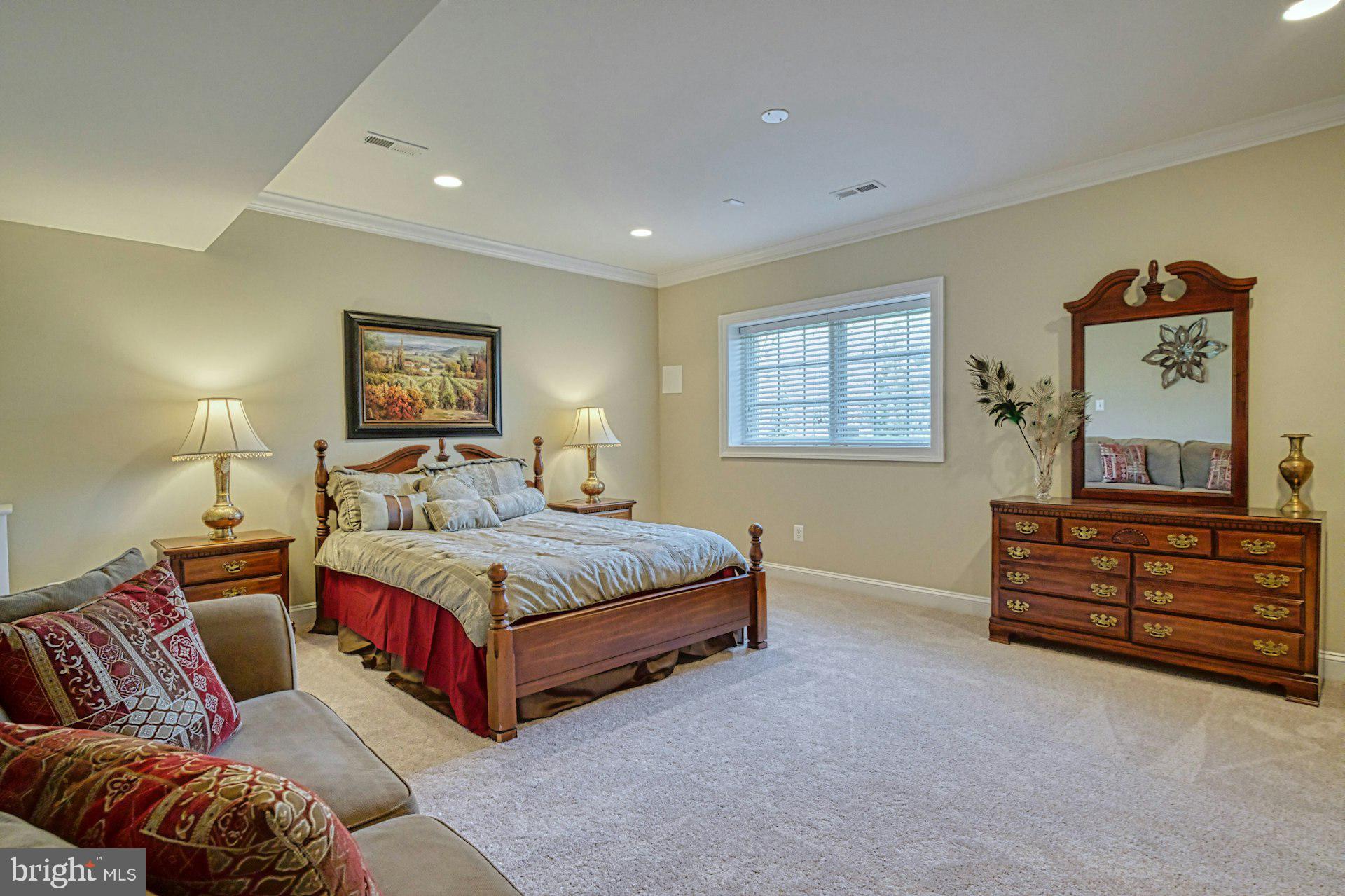 HUNTERS MILL - Residential