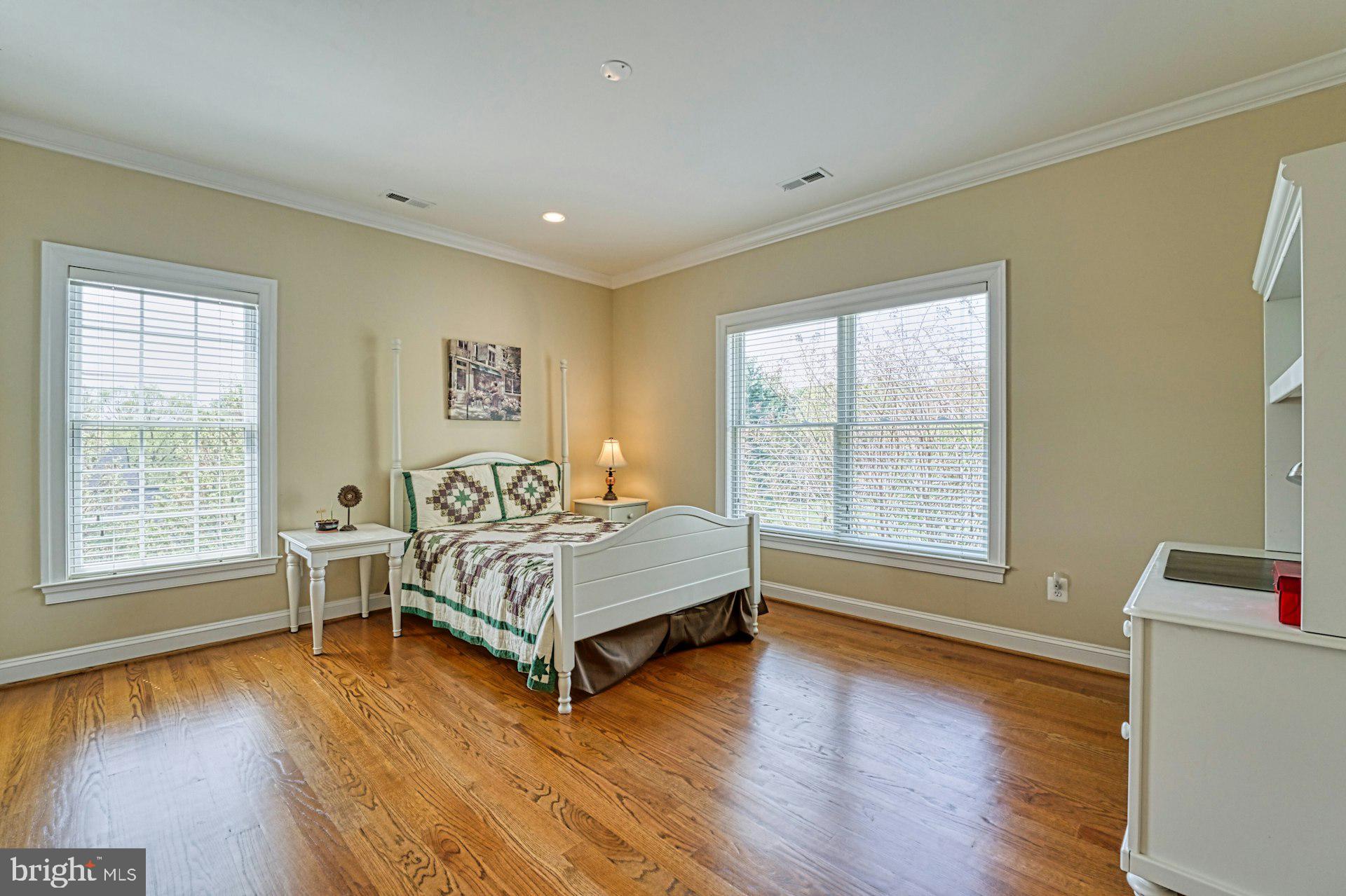 HUNTERS MILL - Residential