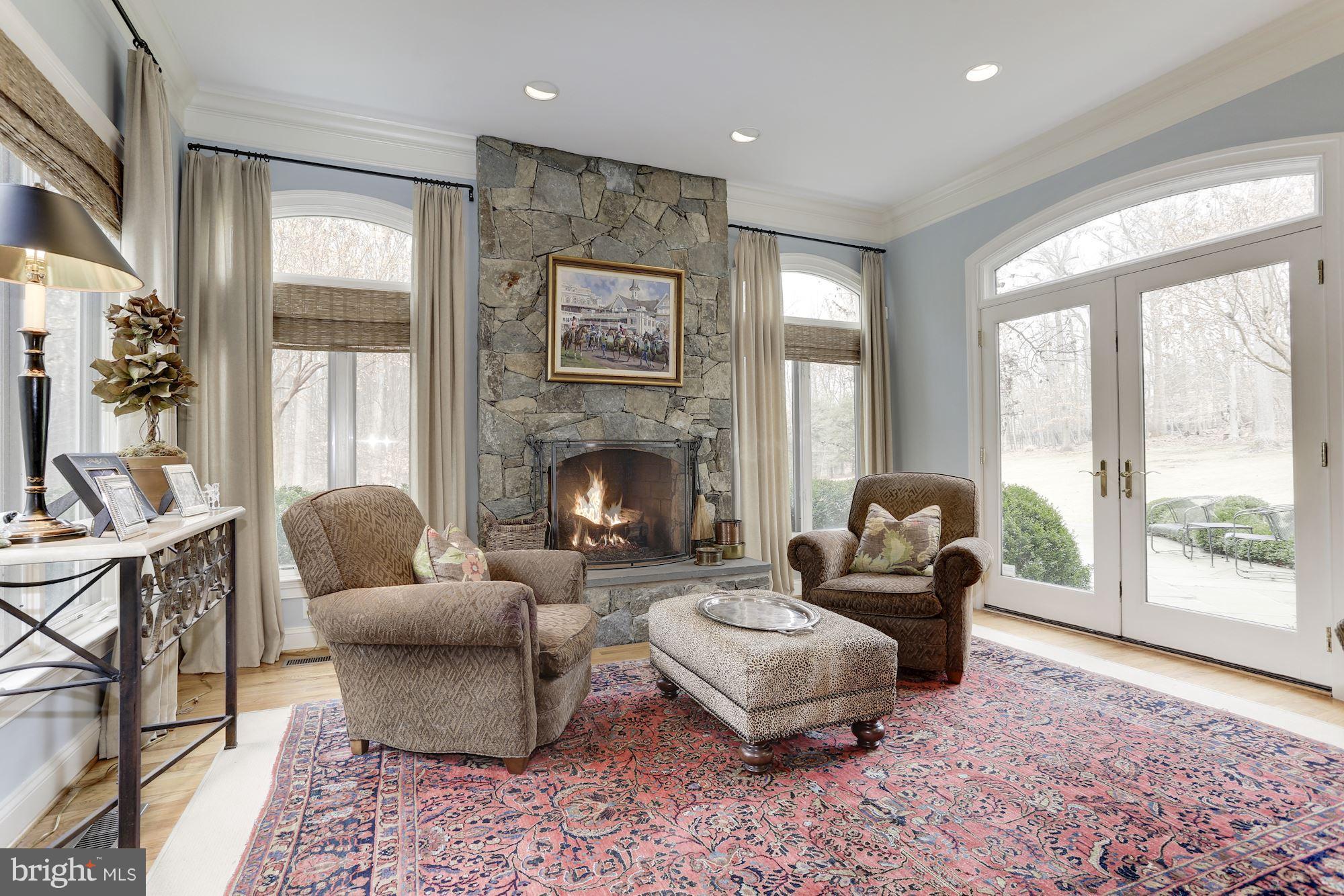 POTOMAC OUTSIDE - Residential