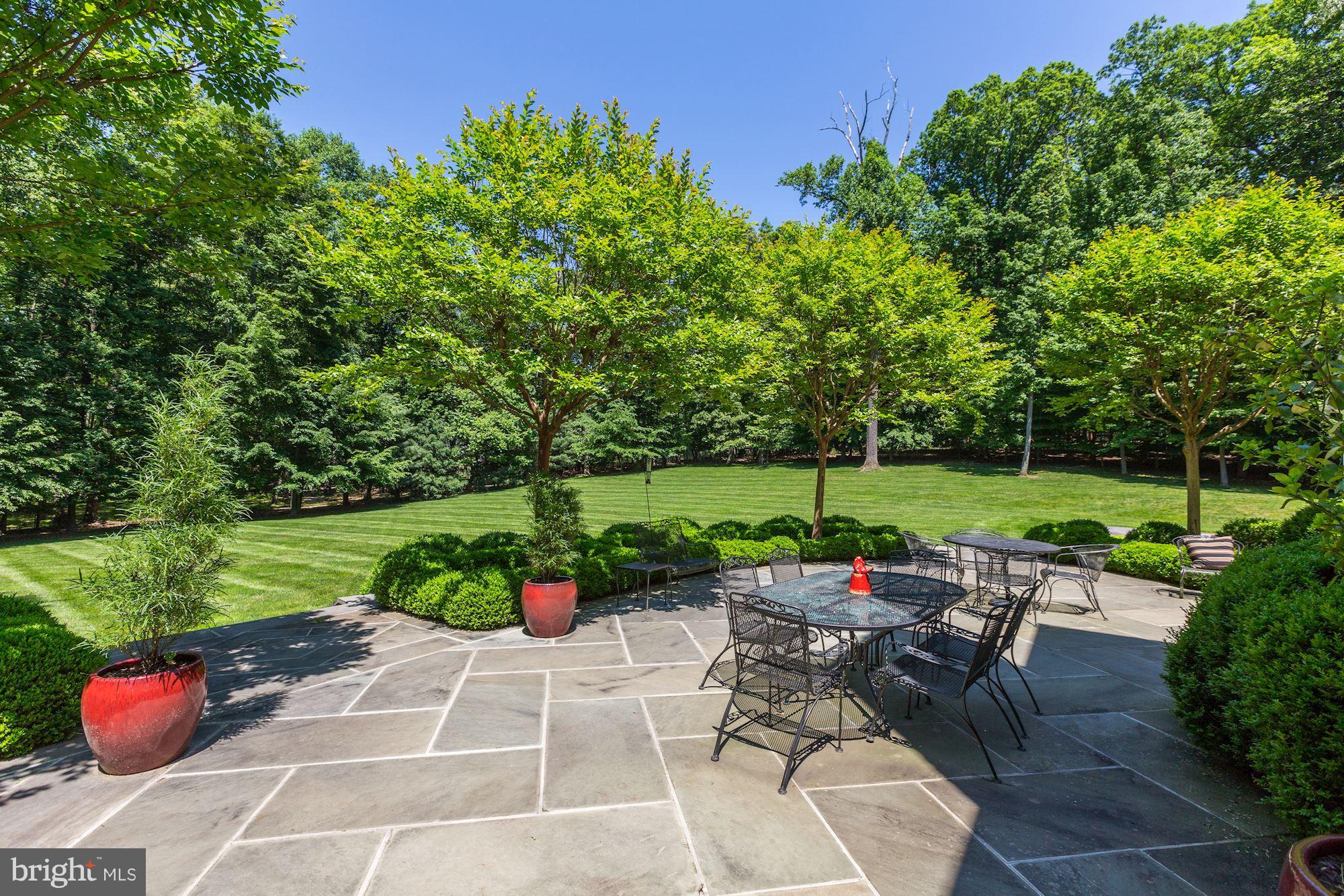 POTOMAC OUTSIDE - Residential